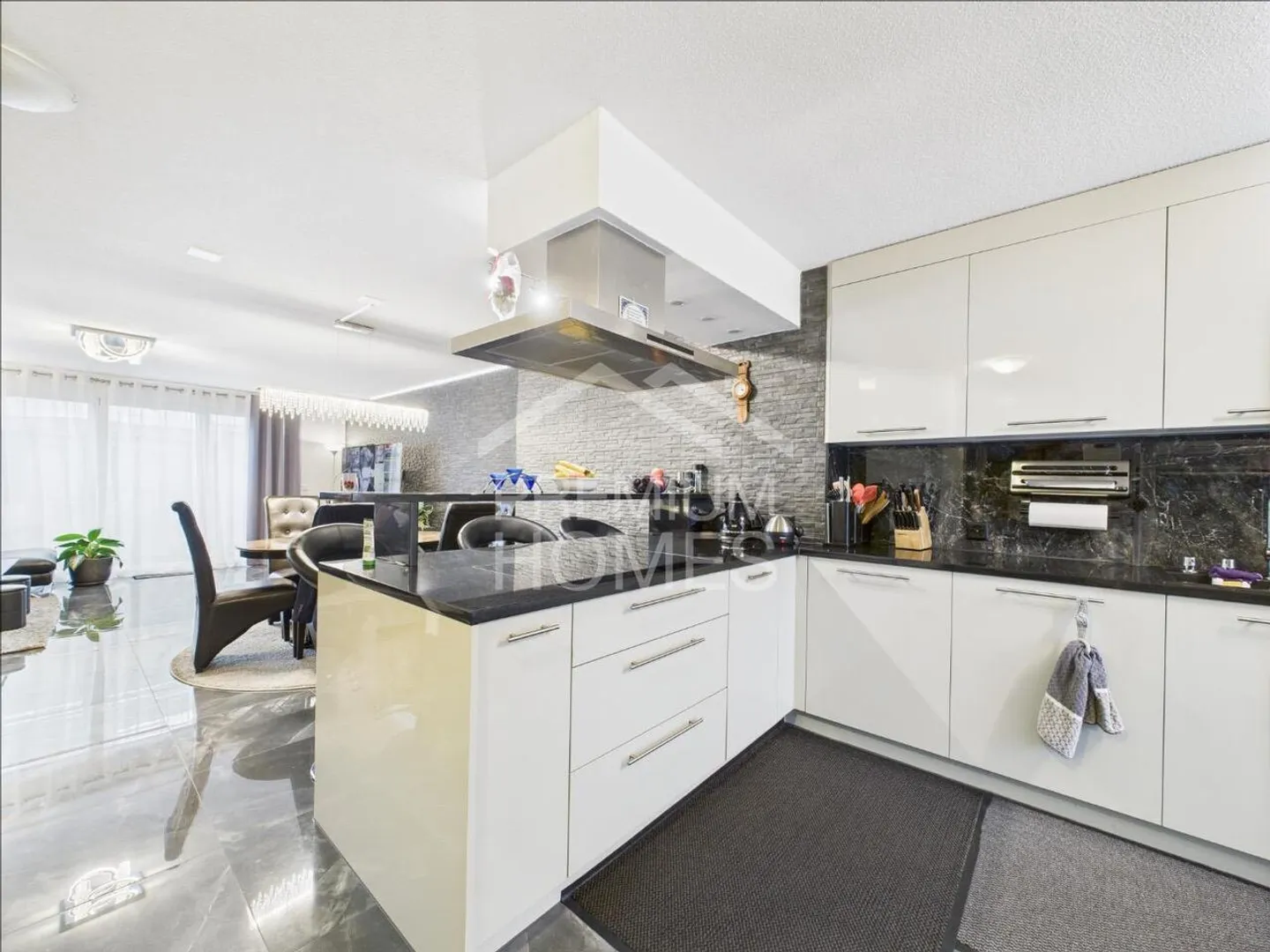 Incantevole casa a schiera angolare con stile e spazio per tutta la famiglia - Foto 5 di 11