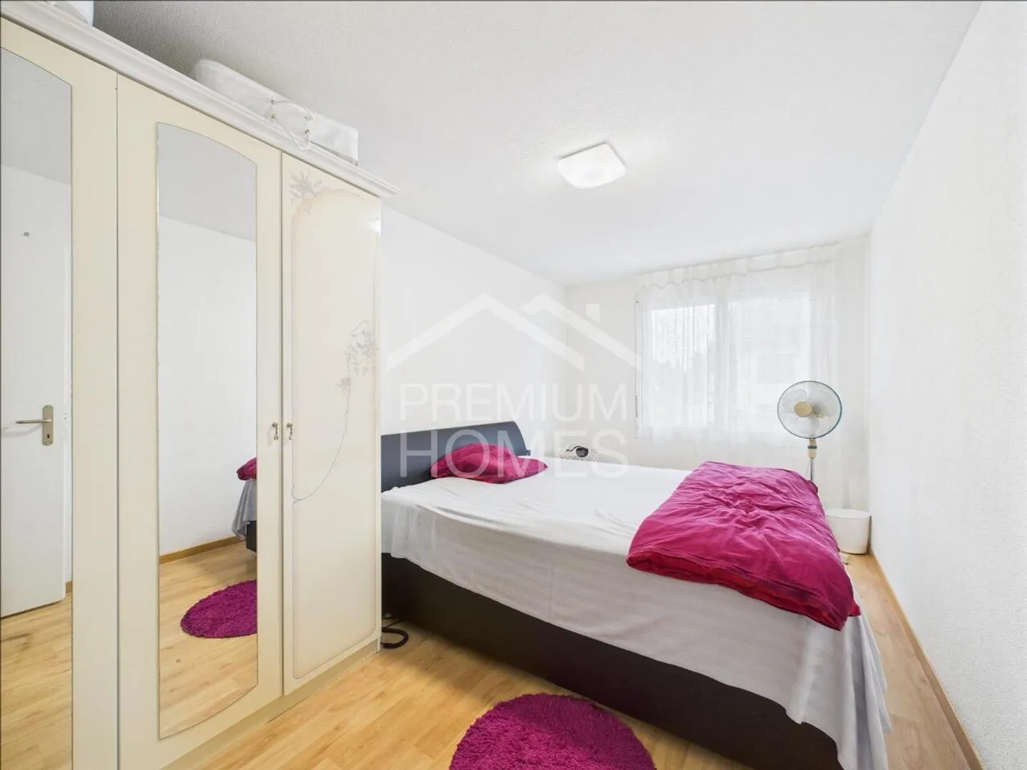 Incantevole casa a schiera angolare con stile e spazio per tutta la famiglia - Foto 7 di 11