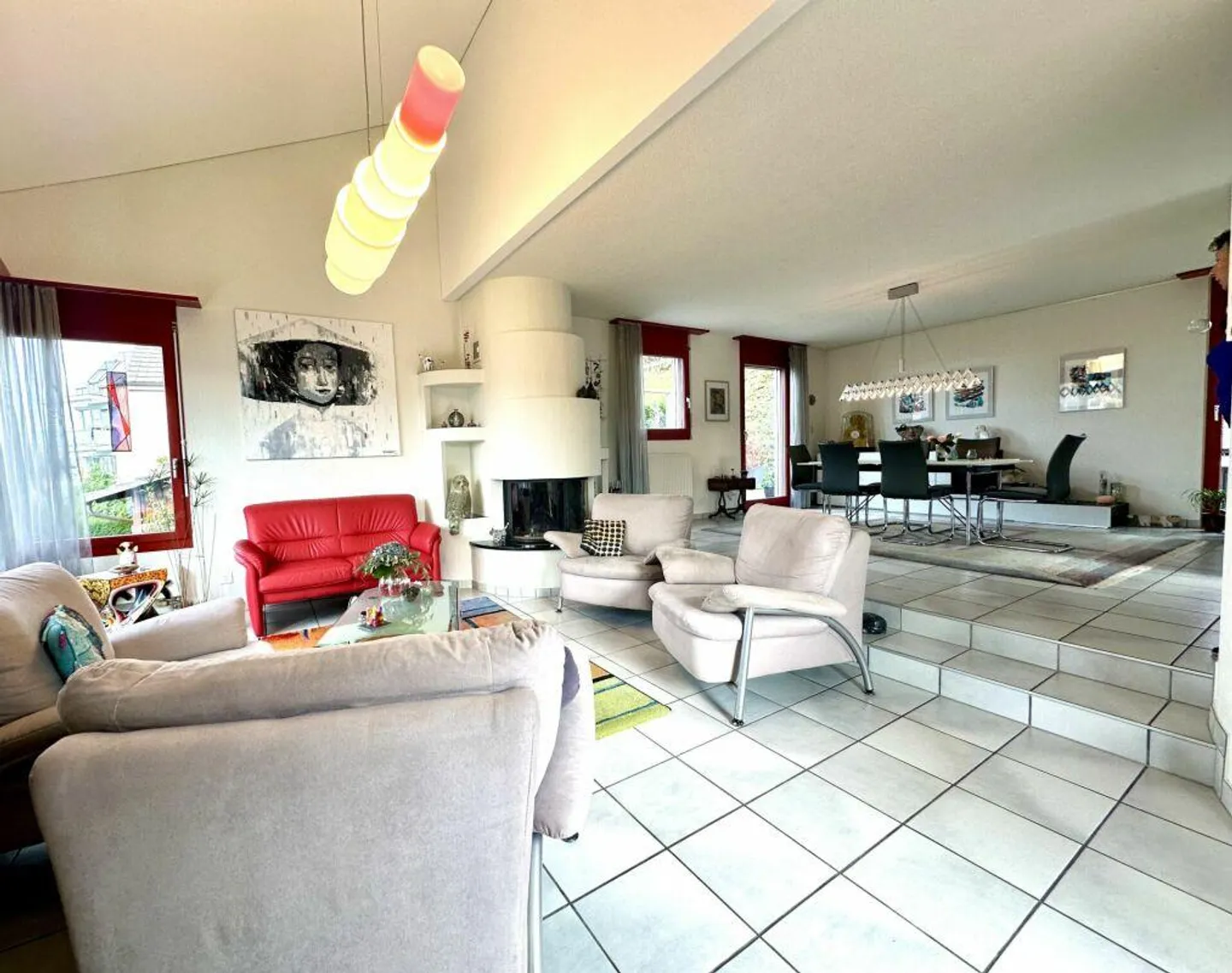 Maison individuelle de 5,5 pièces avec système PV - Photo 2 sur 12