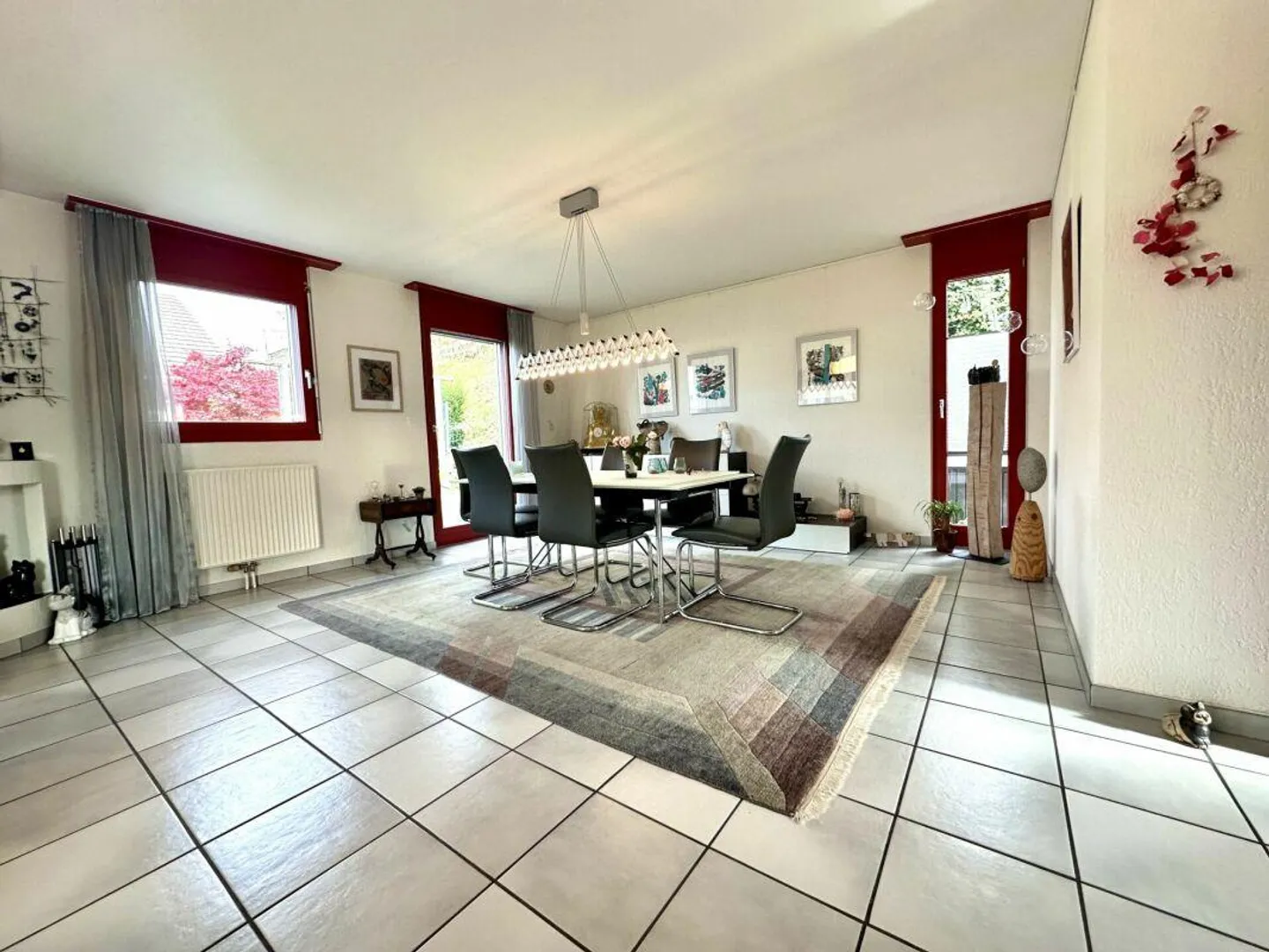 Maison individuelle de 5,5 pièces avec système PV - Photo 3 sur 12