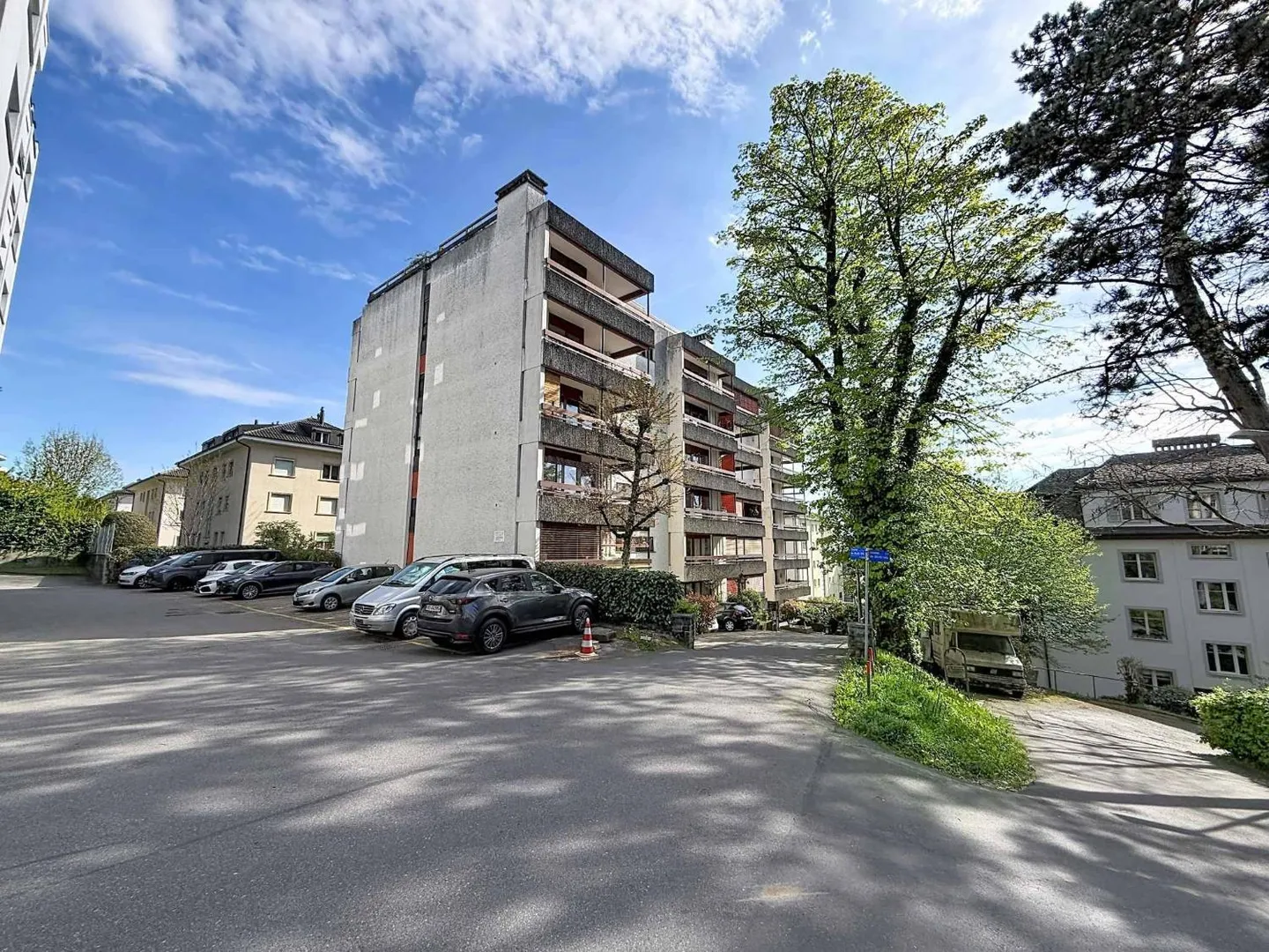 Beautiful apartment in a quiet neighborhood of Lausanne - Photo 2 of 12