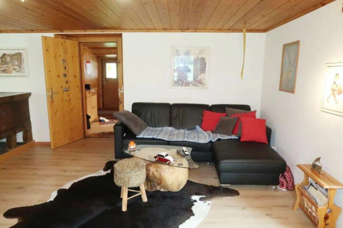 Two-family house with 2½-room apartment and 3½-room apartment - Photo 2 of 5