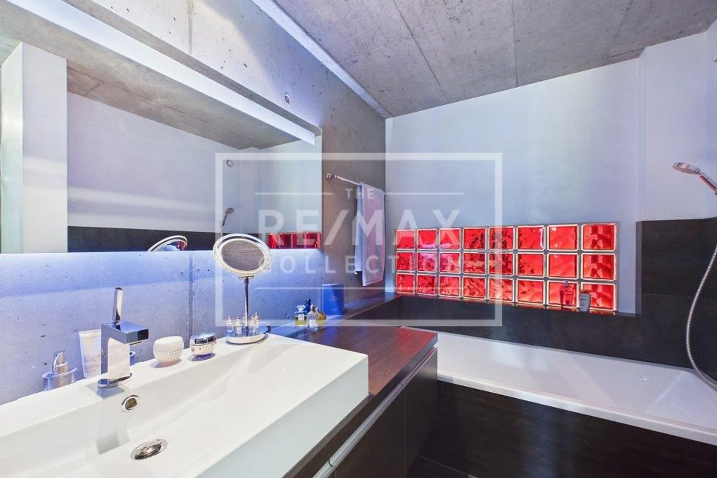 Exclusive 4.5 room apartment with sunny terrace - Photo 7 of 13