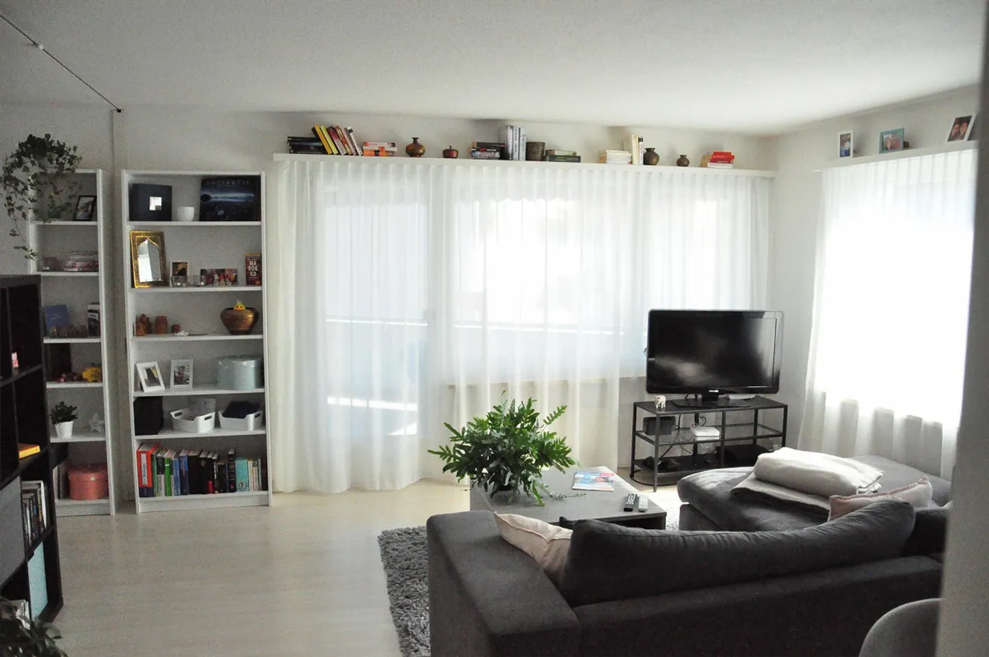 Appartement 2.5 pièces confortable et bien ensoleillé avec grand balcon - Photo 5 sur 9