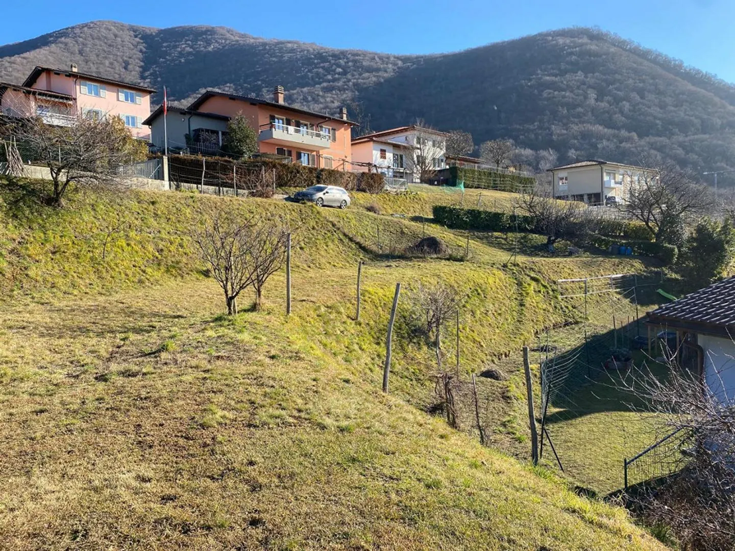 Terrain à bâtir central à Salorino - Photo 1 sur 6