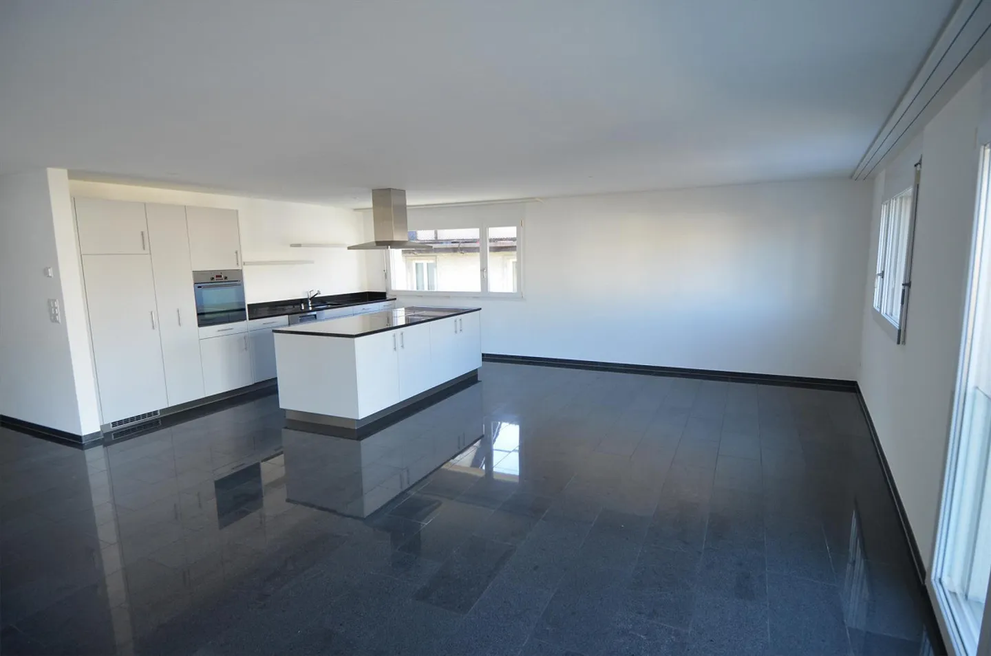 Exclusive 4 1/2 Room Apartment (W03) - Photo 1 of 11