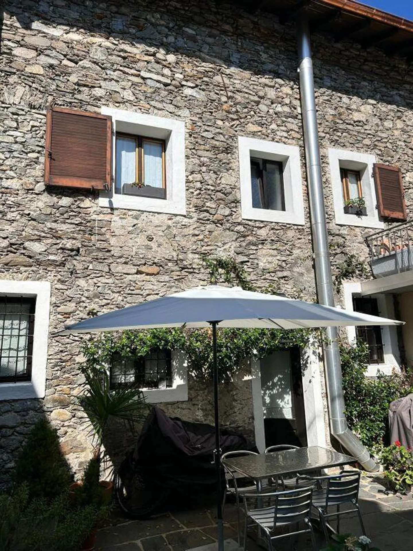 Affascinante casa ticinese - Foto 3 di 9