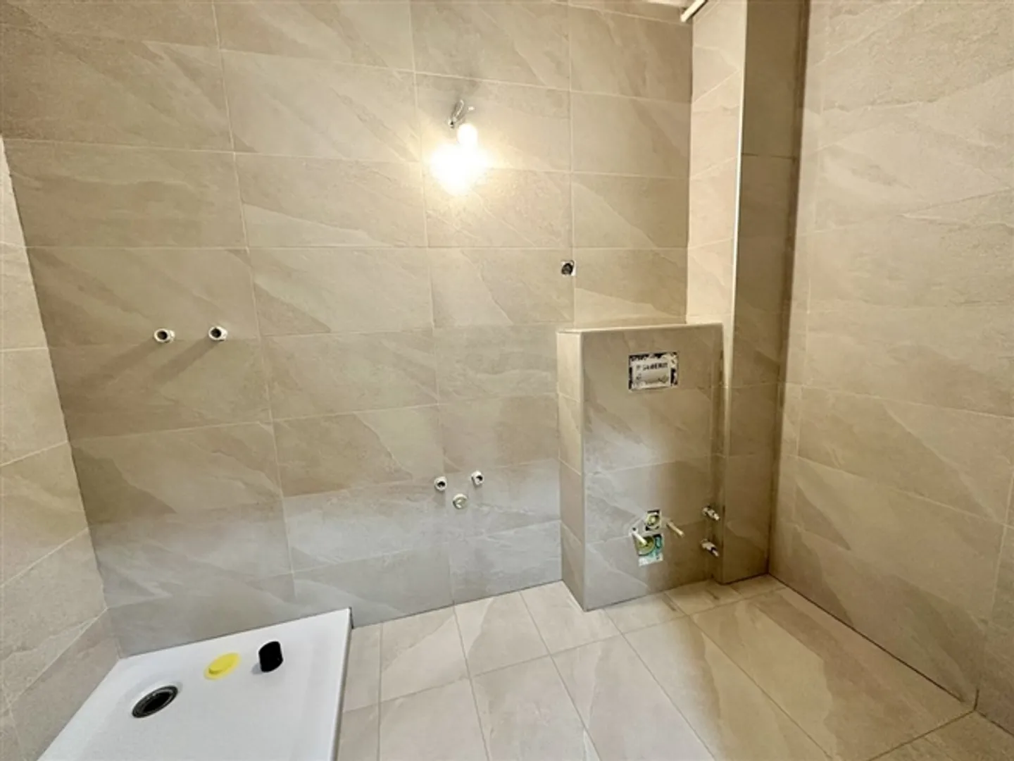 Renovated Studio Apartment for Rent - Plainpalais - Photo 3 of 4