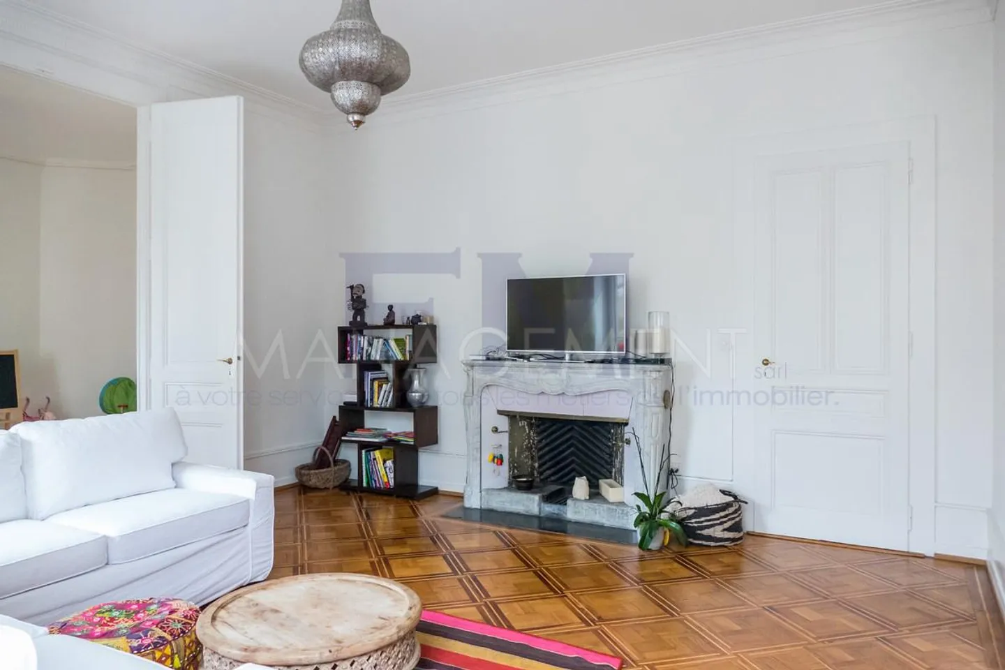 Stadtzentrum - Bd Helvétique - 6,5 Zimmer, ca. 149 m2 im 1. Stock - Foto 2 von 12