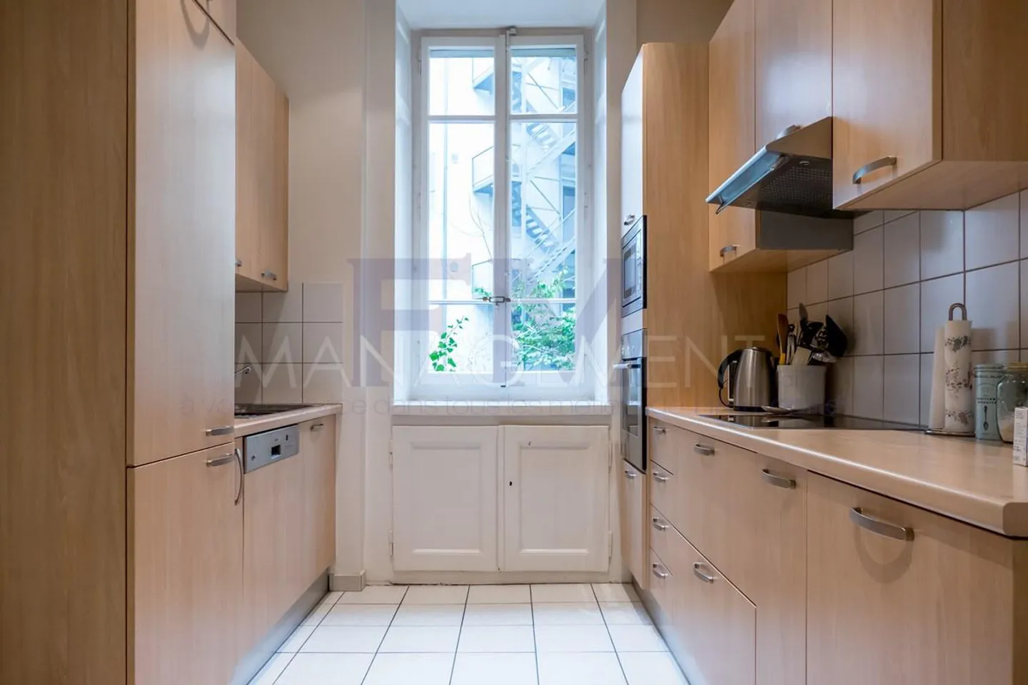 Stadtzentrum - Bd Helvétique - 6,5 Zimmer, ca. 149 m2 im 1. Stock - Foto 7 von 12