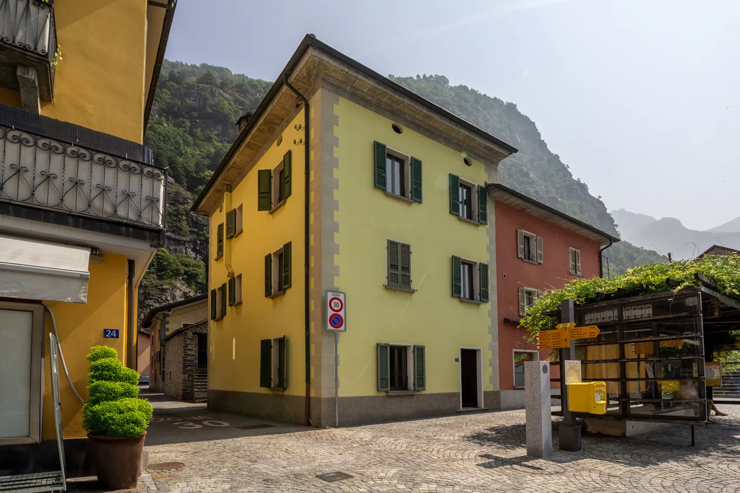 Casa con due appartamenti e potenziale di aumento di valore - Foto 1 di 10