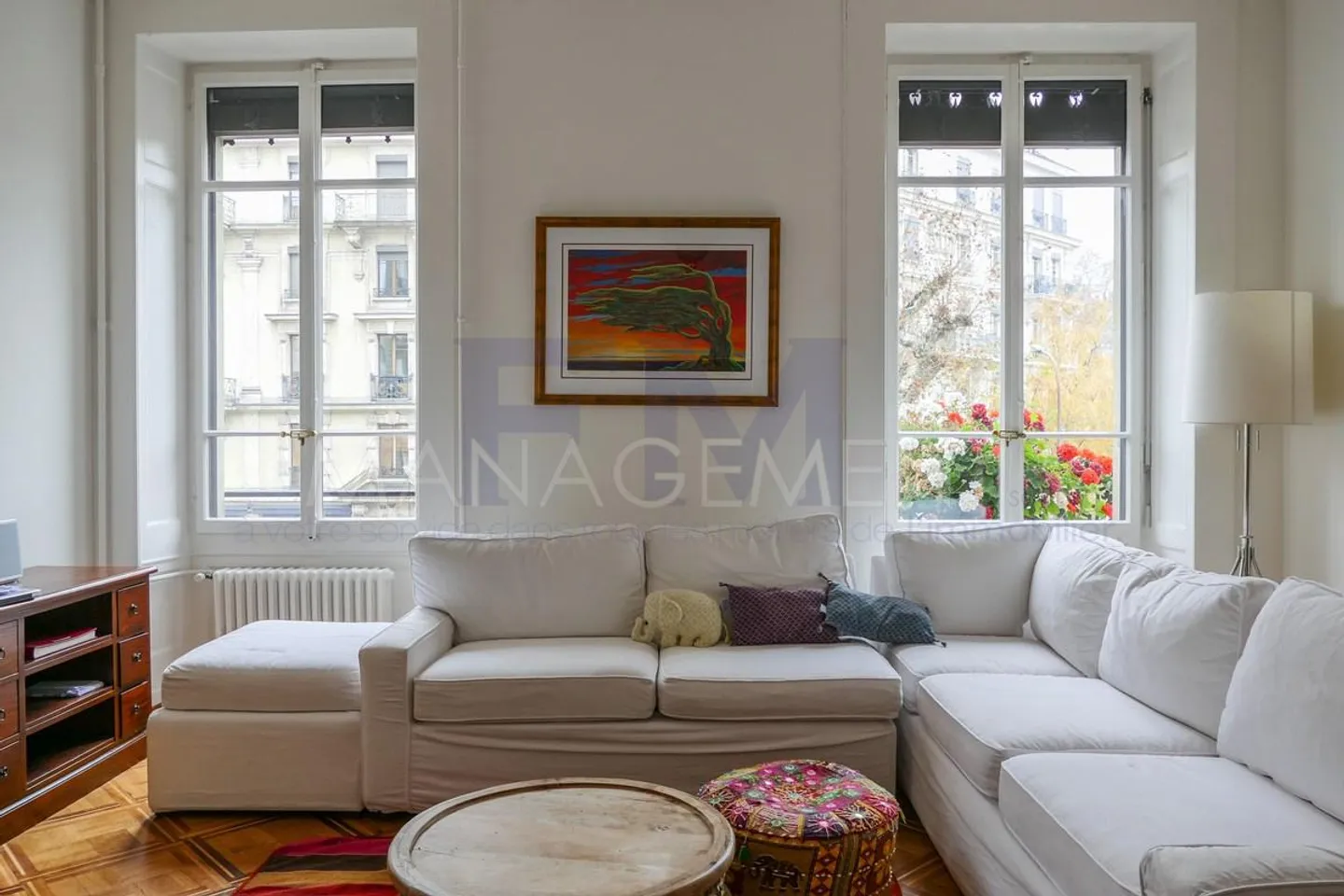 Stadtzentrum - Bd Helvétique - 6,5 Zimmer, ca. 149 m2 im 1. Stock - Foto 3 von 12