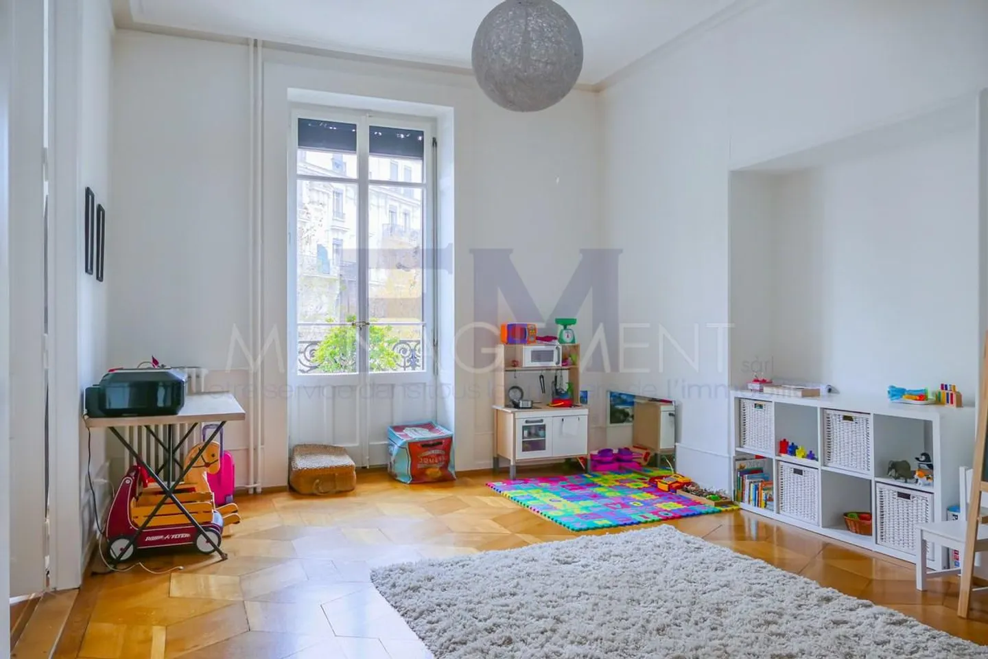 Stadtzentrum - Bd Helvétique - 6,5 Zimmer, ca. 149 m2 im 1. Stock - Foto 5 von 12