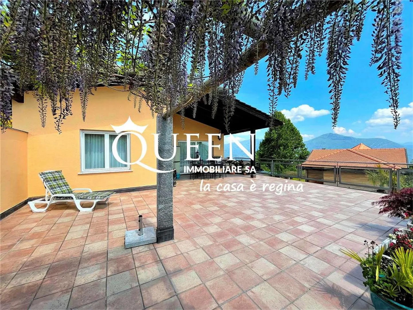 Arosio : maison bifamiliale, 7 pièces, 240 m², terrasse et jardin, piscine - Photo 1 sur 13