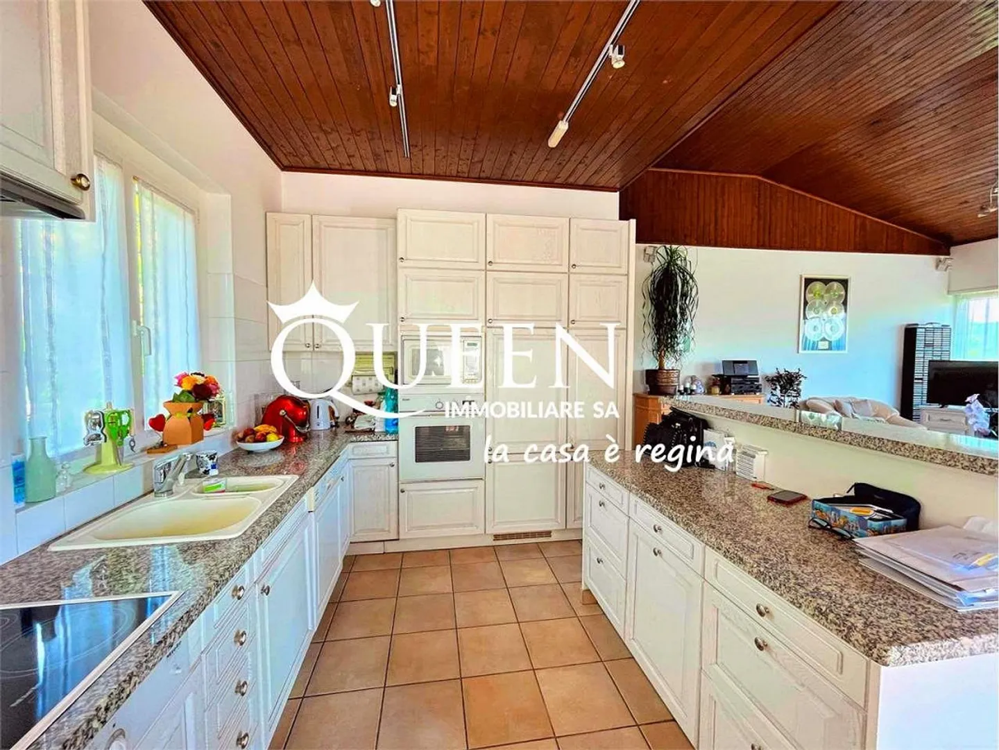 Arosio : maison bifamiliale, 7 pièces, 240 m², terrasse et jardin, piscine - Photo 7 sur 13