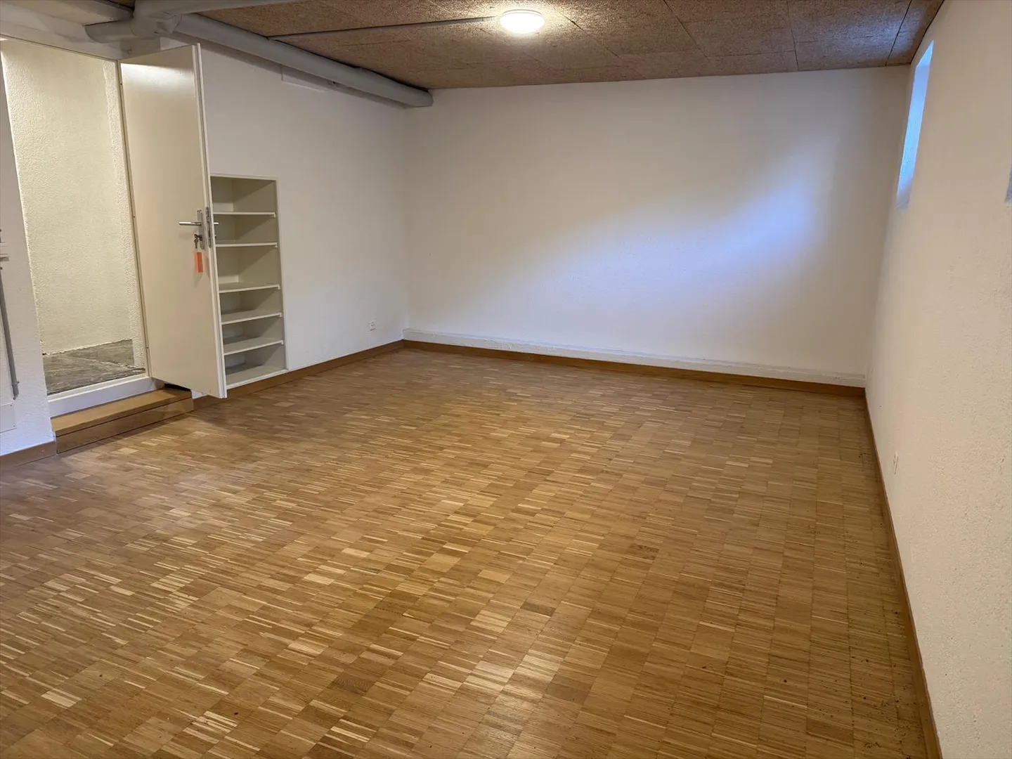 Locale di ca. 29 m2 al rif. inferiore - Foto 1 di 3