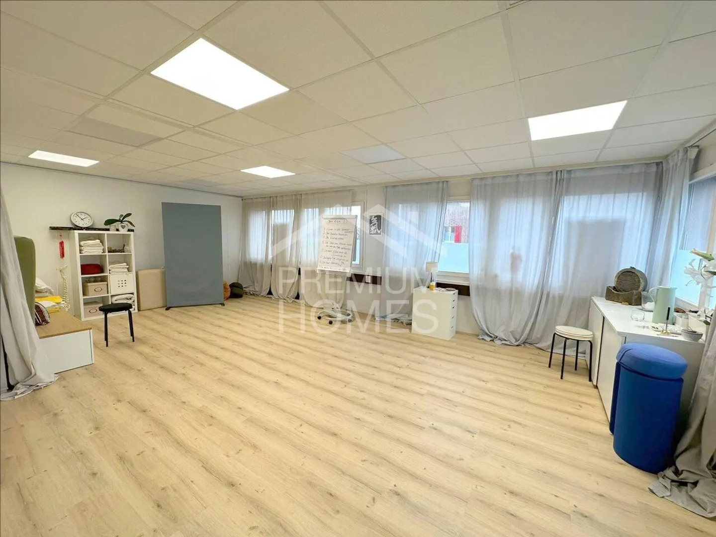 Edificio residenziale e commerciale completamente affittato in una posizione tranquilla - Foto 2 di 7
