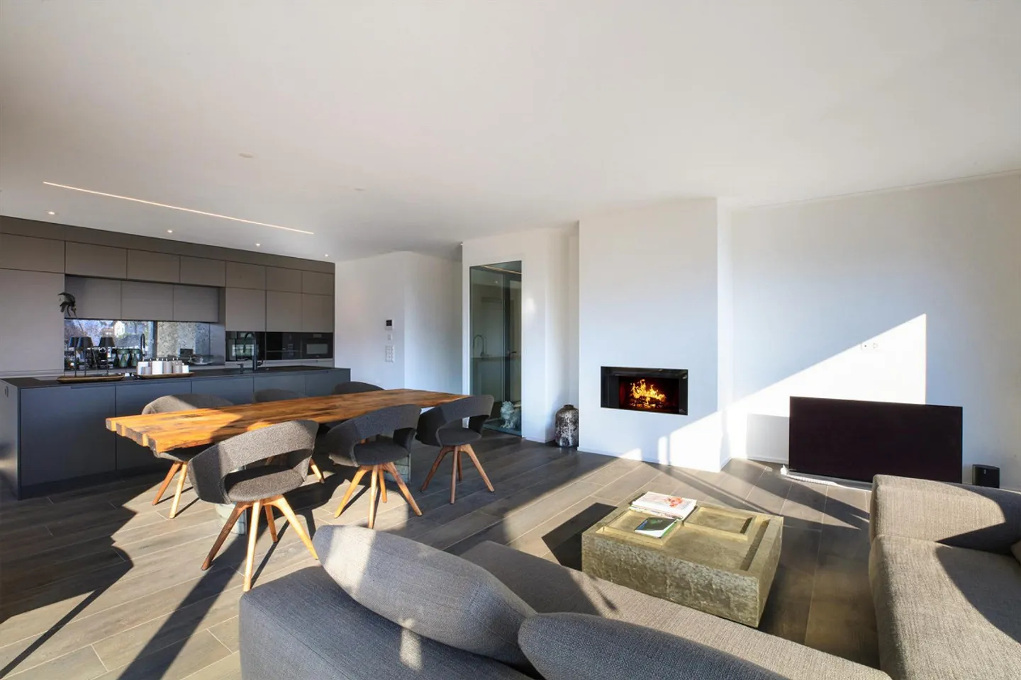 Luxus Attika Wohnung - Foto 2 von 3