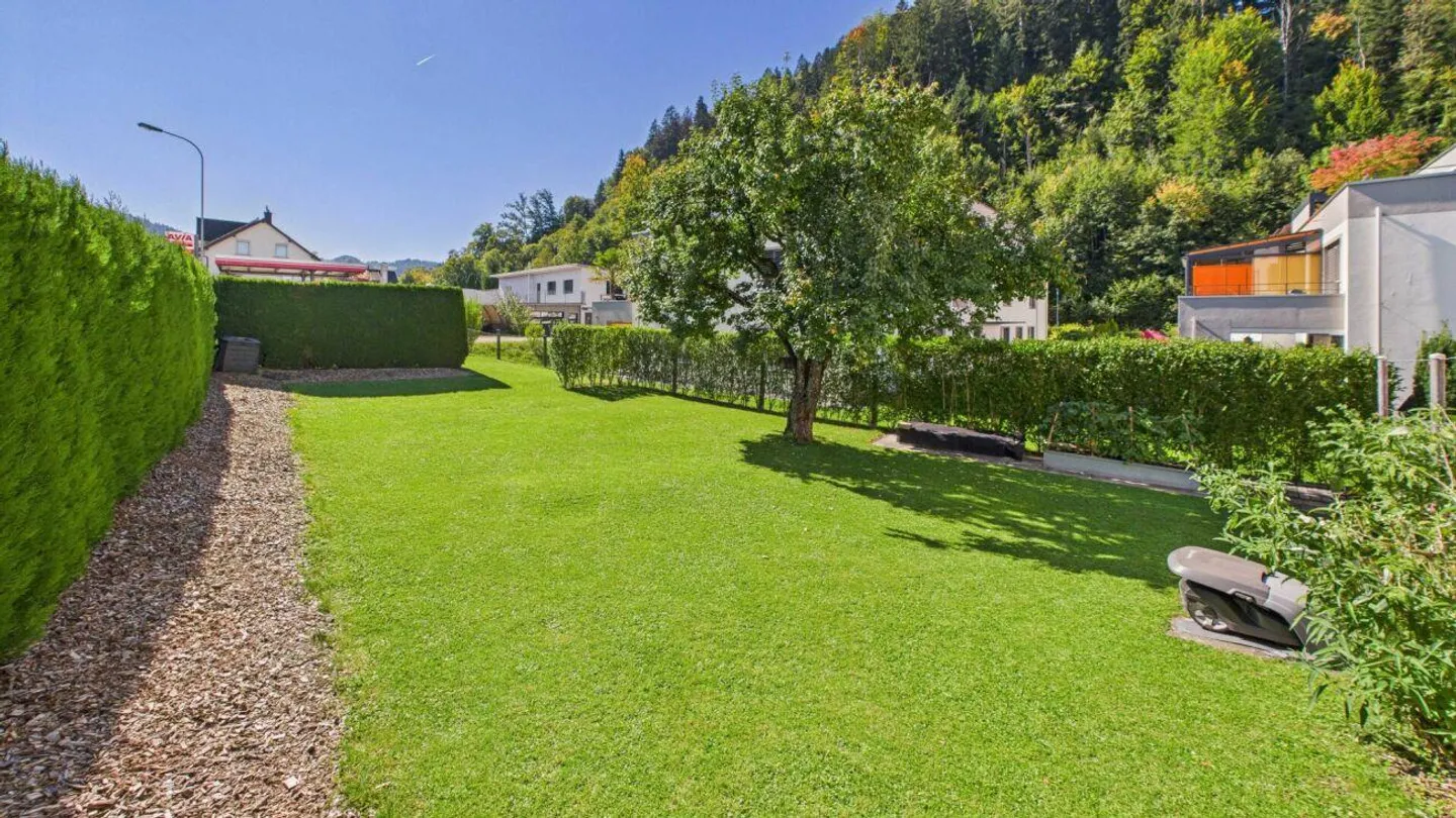 Casa indipendente con spazio verde attraente - Foto 3 di 10