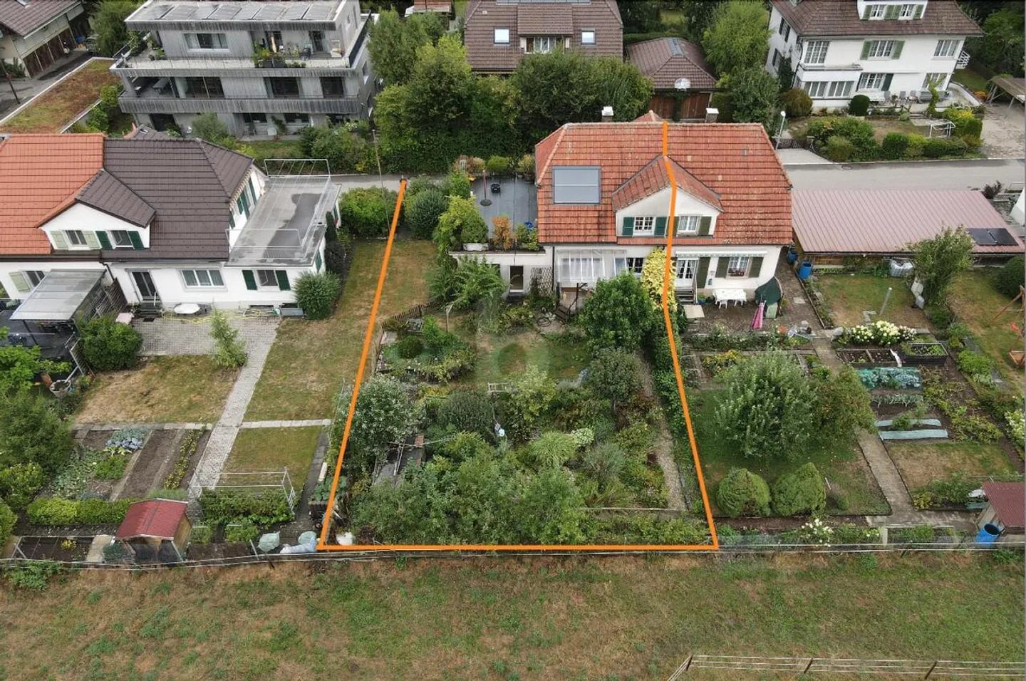 NATURNAH MIT GROSSEM GARTEN - Foto 1 di 6