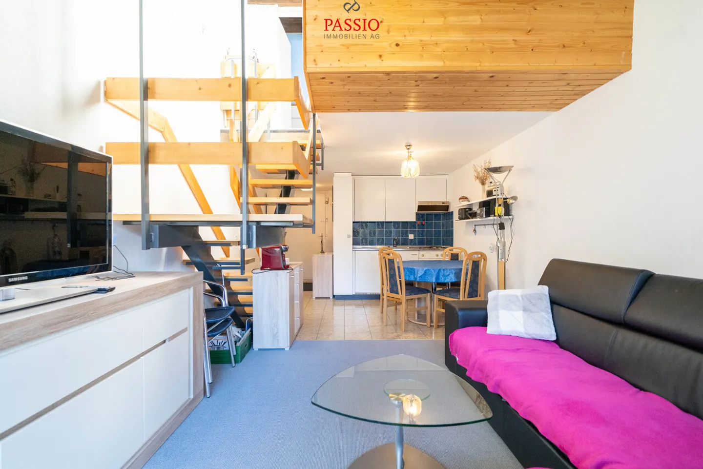 Gepflegte 3-Zimmer-Maisonettewohnung mit Bergsicht im idyllischen Lax - Photo 1 sur 20