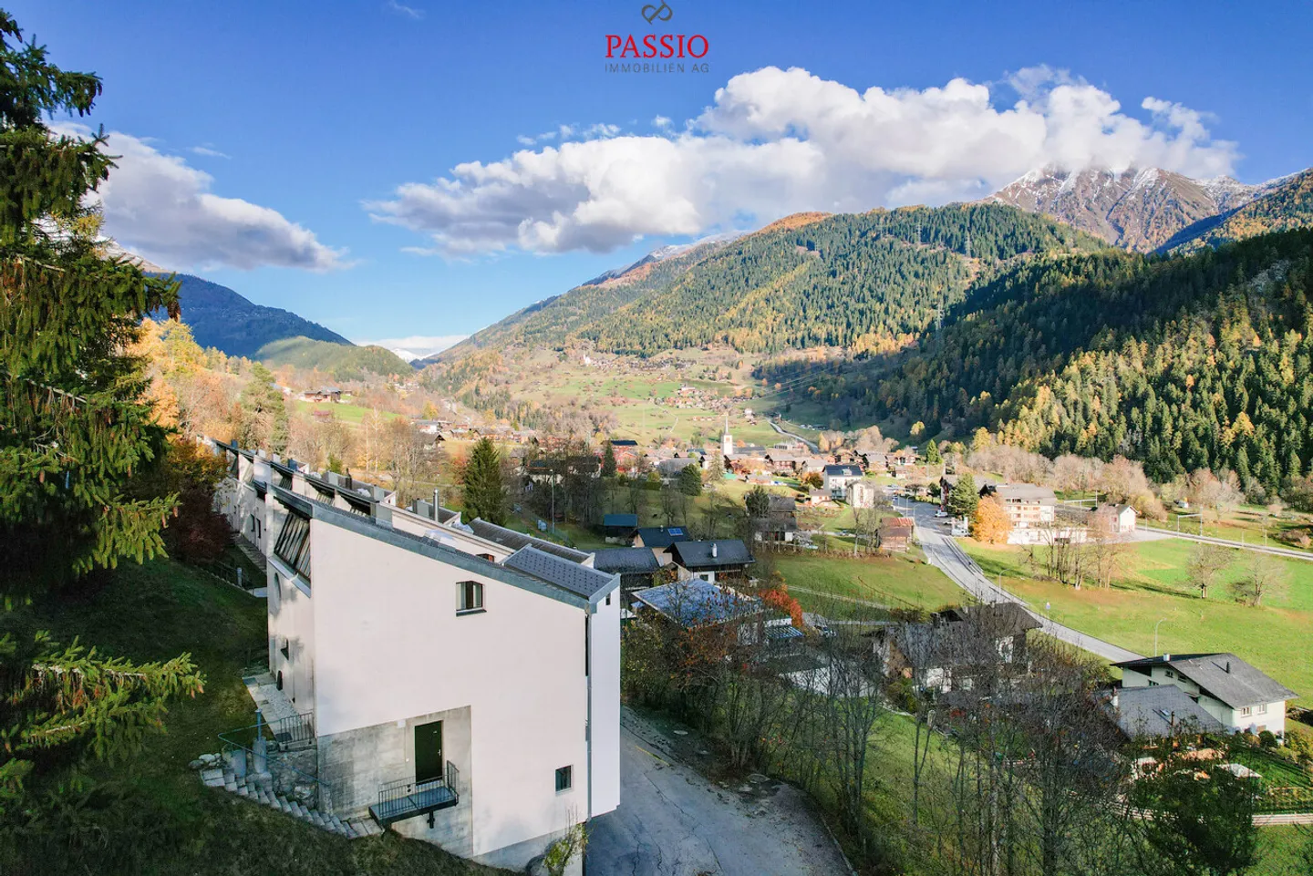 Gepflegte 3-Zimmer-Maisonettewohnung mit Bergsicht im idyllischen Lax - Photo 2 sur 20