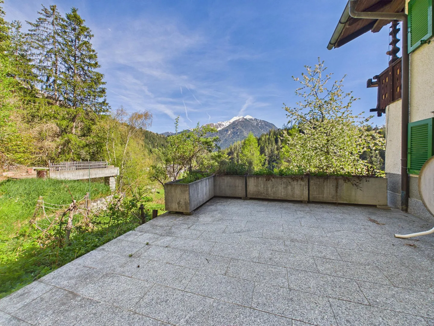 Grosszügiges 9 Zimmer-Haus mit vielseitigem Gestaltungsspielraum in... - Photo 13 of 19