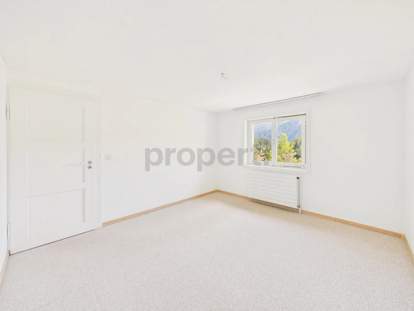 Grosszügiges 9 Zimmer-Haus mit vielseitigem Gestaltungsspielraum in... - Photo 17 of 19