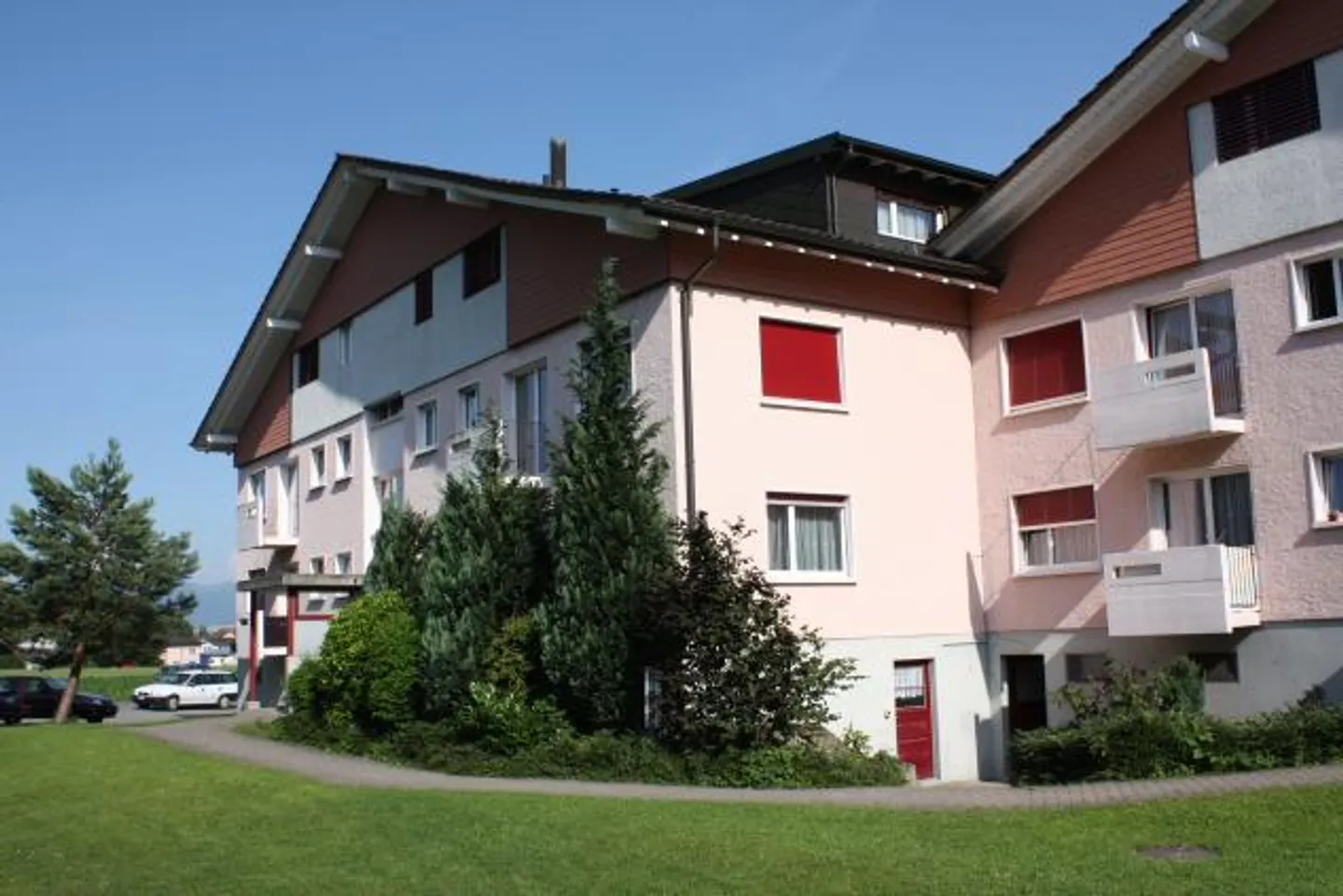 Charmante Dachgeschosswohnung mit unverbaubarer Aussicht - Foto 1 von 10