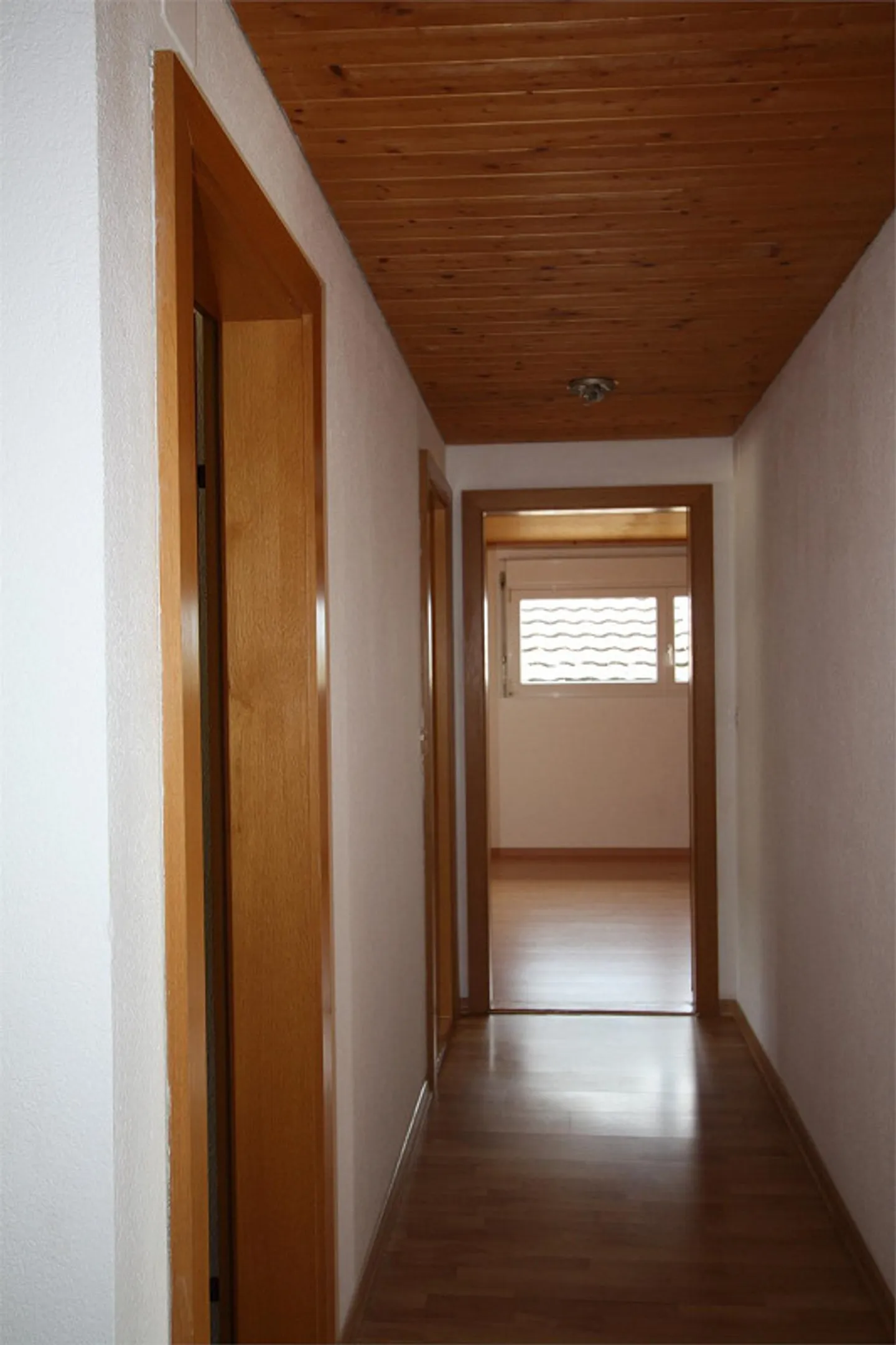 Charmante Dachgeschosswohnung mit unverbaubarer Aussicht - Foto 5 von 10