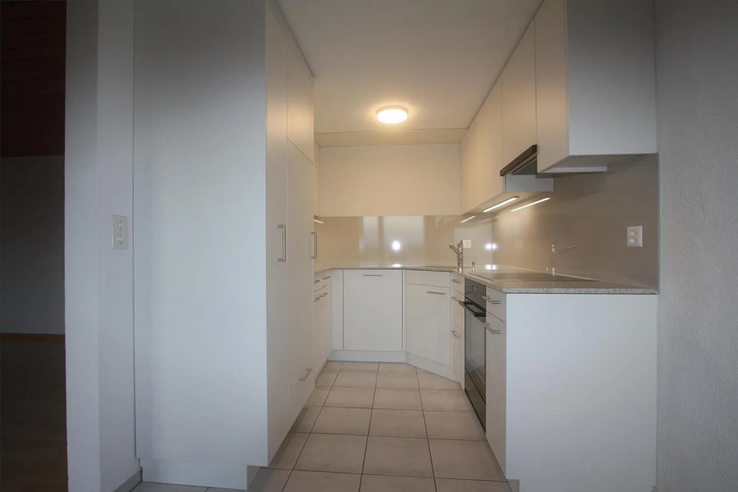 Charmante Dachgeschosswohnung mit unverbaubarer Aussicht - Foto 6 von 10