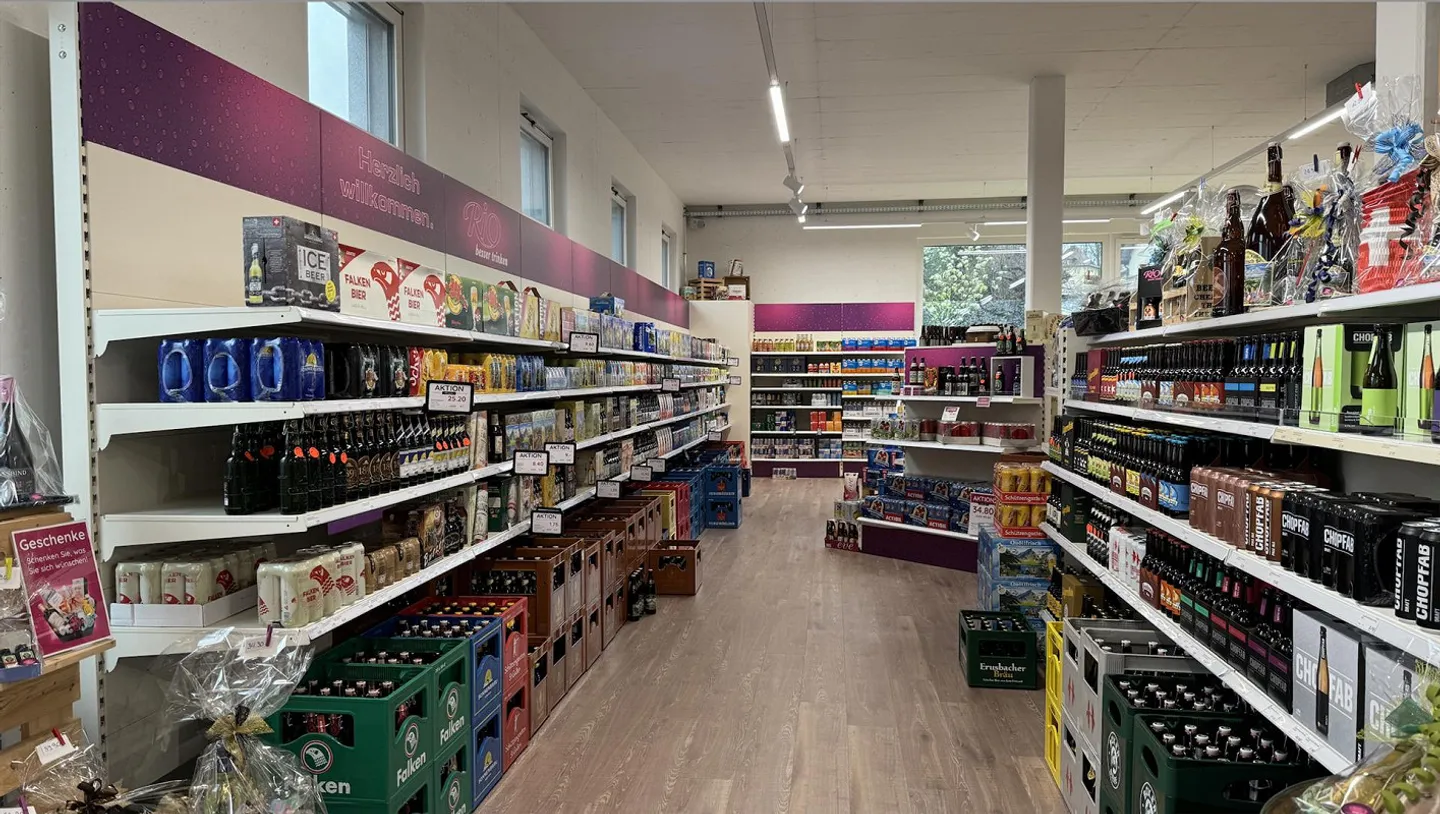 Spazio commerciale cerca nuovo inquilino - Foto 2 di 4