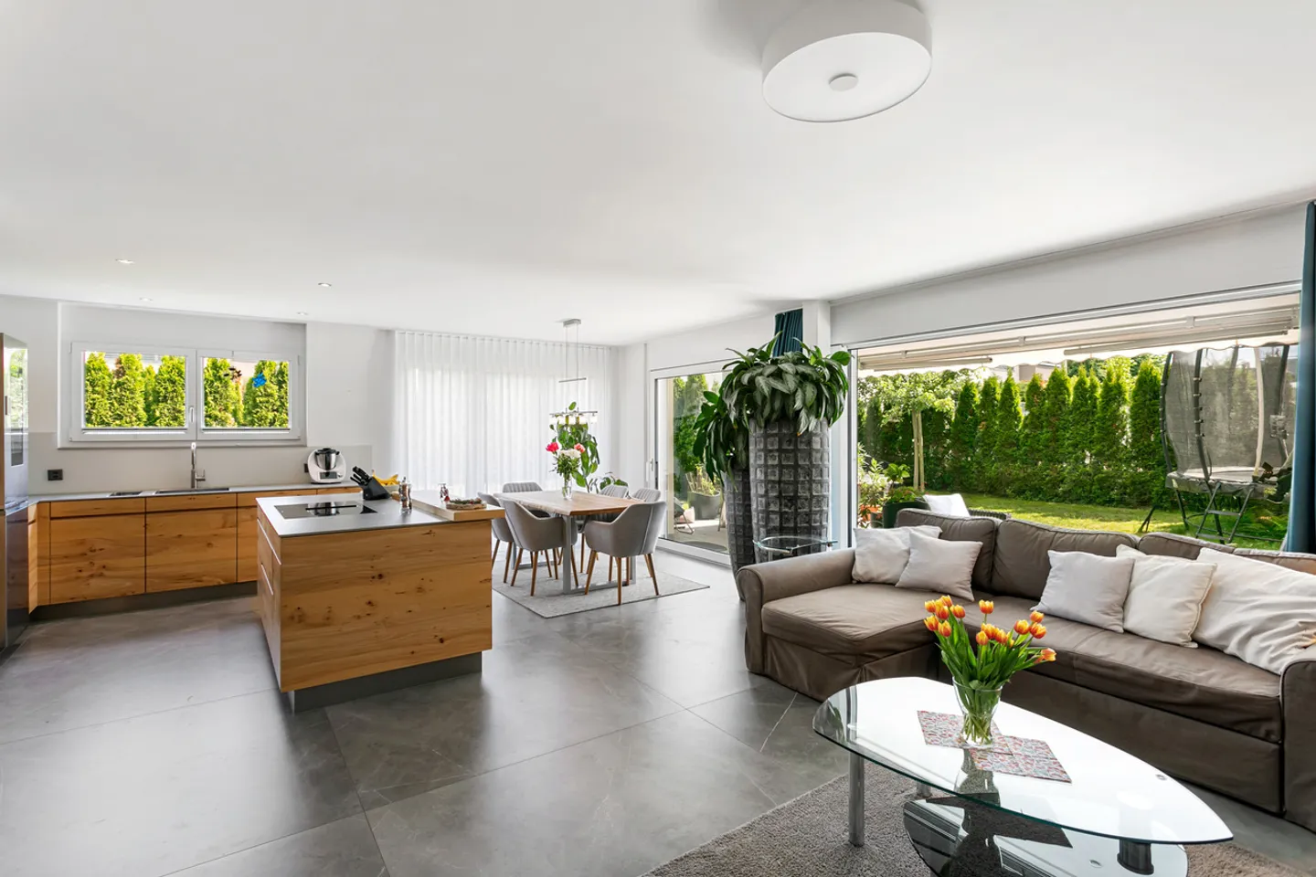 Modern and stylish with plenty of space - Photo 1 of 6
