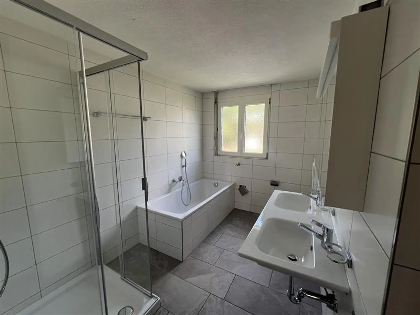 Charmante Dachgeschosswohnung mit unverbaubarer Aussicht - Foto 7 von 10