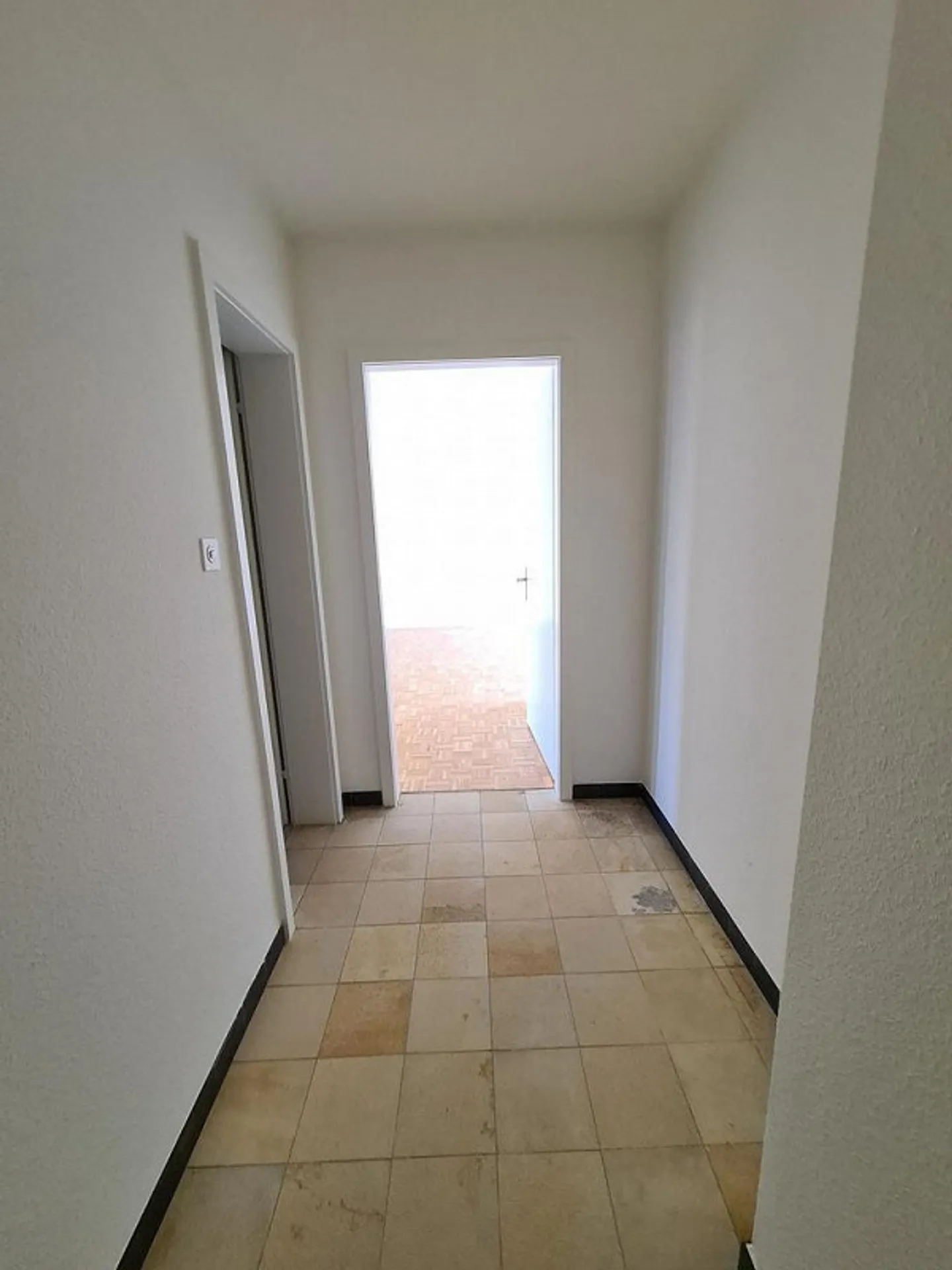 Tolle lichtdurchflutete 3.5 Zimmerwohnung nähe Musical Theater - Foto 3 von 10