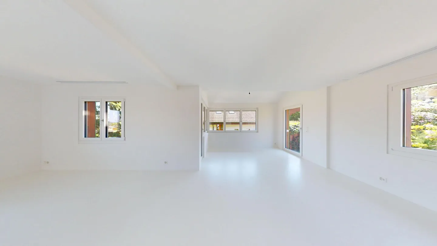 CHALET AVEC CHARME, BEAUCOUP DE TERRAIN ET GRAND POTENTIEL - Photo 9 sur 14