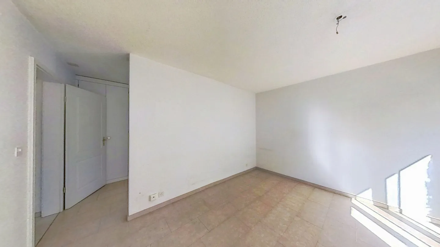 3½-Room Apartment on the 1st Floor with Elevator - Photo 8 of 14