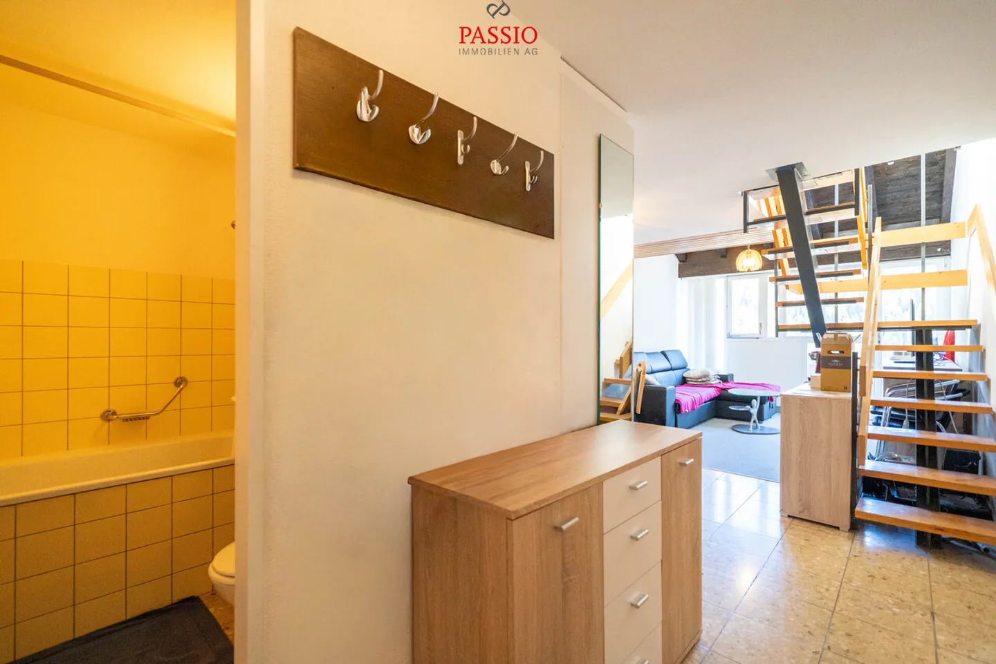 Gepflegte 3-Zimmer-Maisonettewohnung mit Bergsicht im idyllischen Lax - Photo 9 sur 20