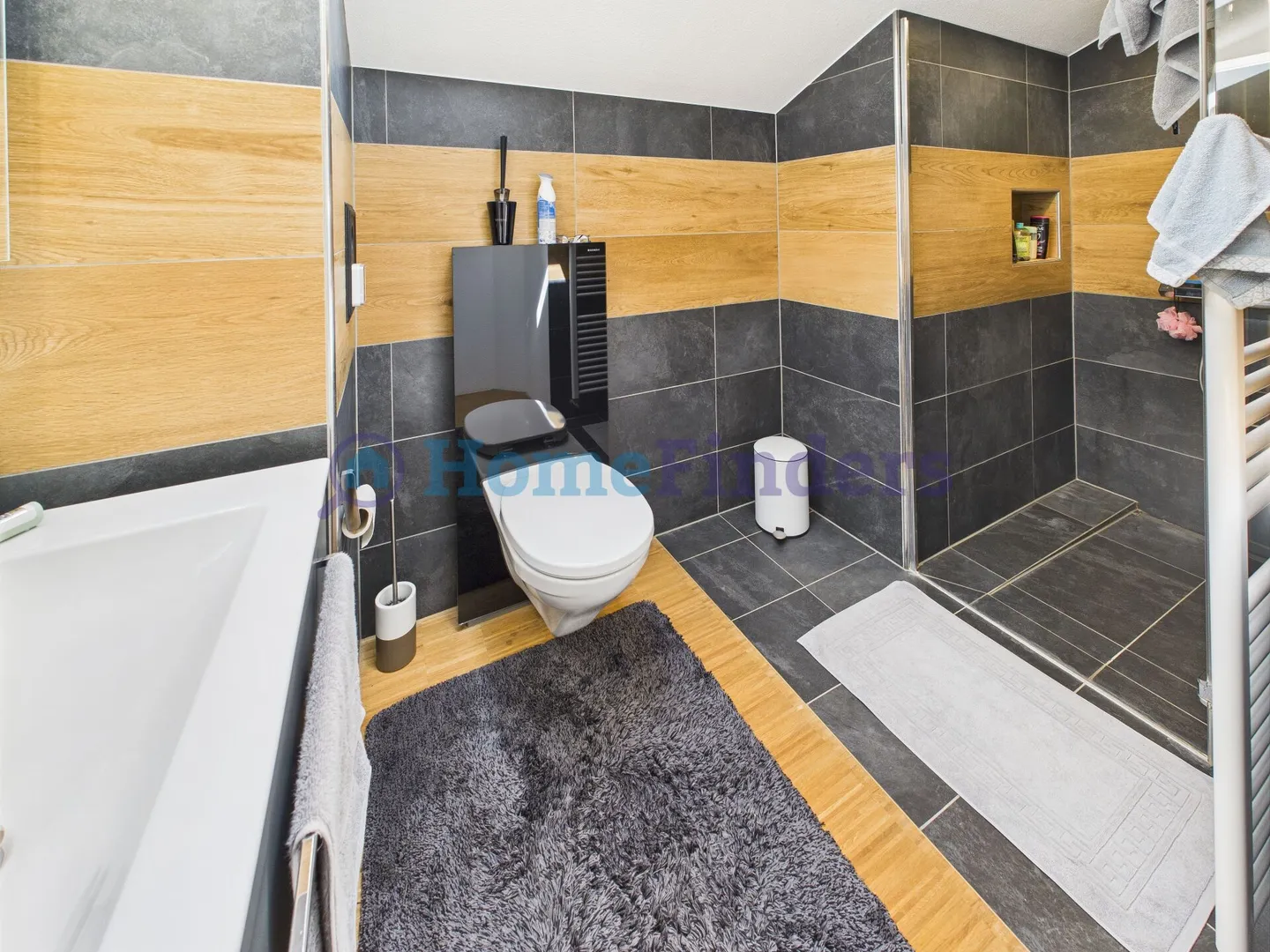 RENOVATED WITH SUNNY GARDEN AND ALPINE VIEW! - Photo 8 of 11