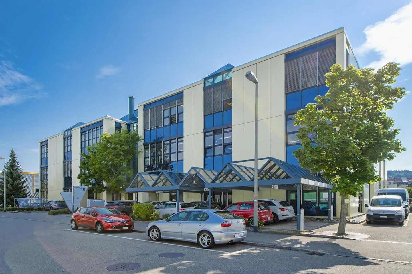 Storage space with ramp, freight elevator and water connection in Winterthur... - Photo 1 of 9