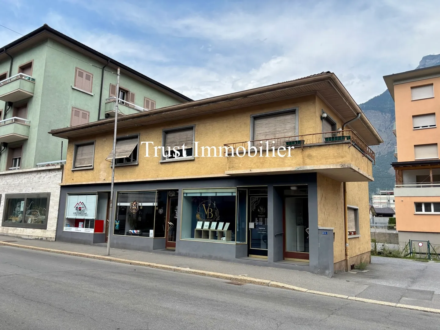 Immeuble mixte exceptionnel - Photo 4 sur 7