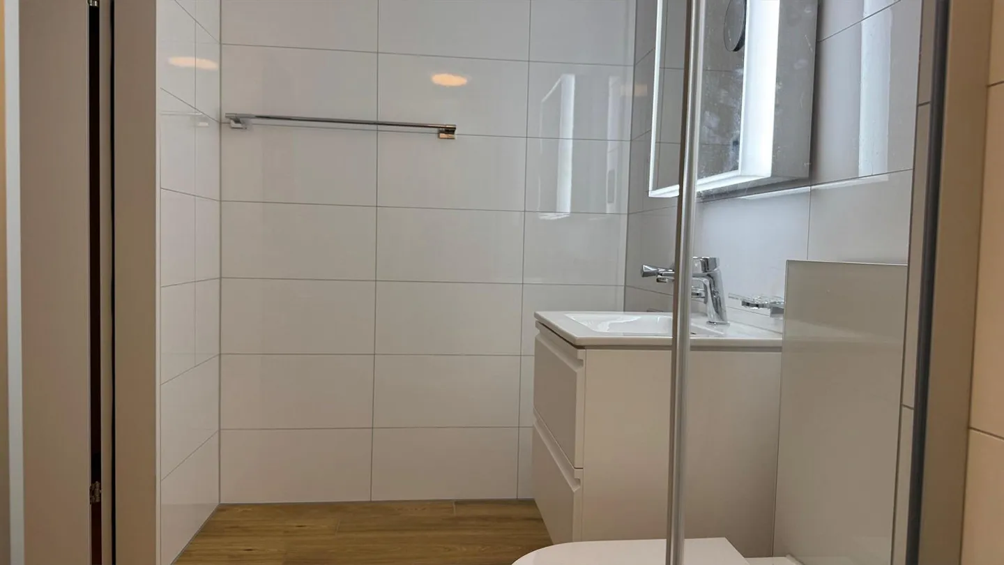 Perfect for Singles - Modern 2 Room Apartment - Photo 9 of 9