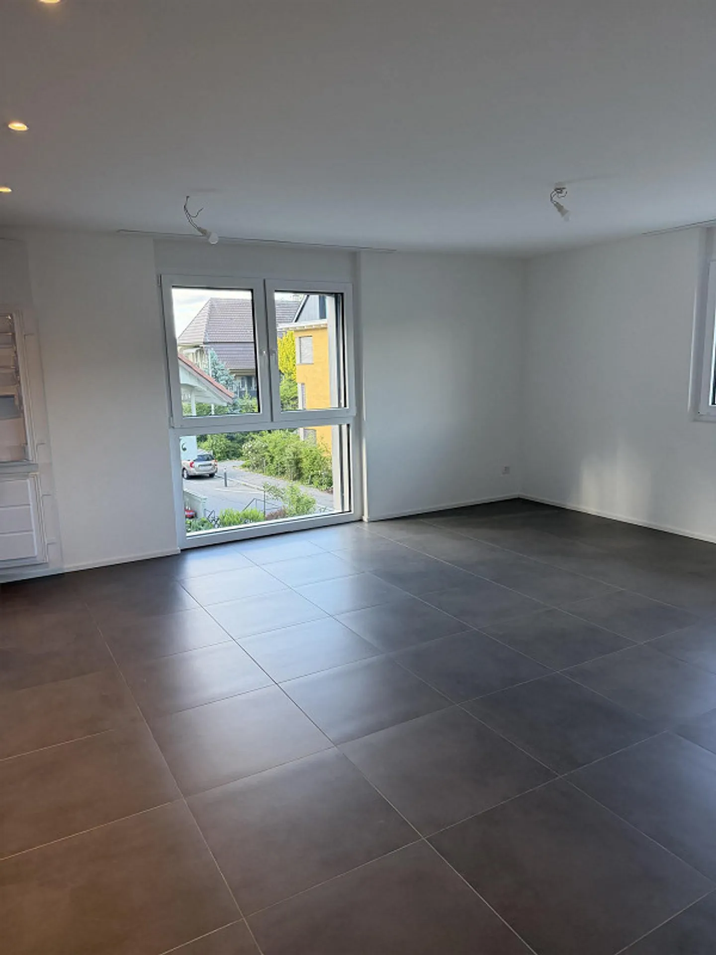 Grosse, moderne 2.5-Zimmerwohnung ab sofort zu vermieten - Foto 4 von 9
