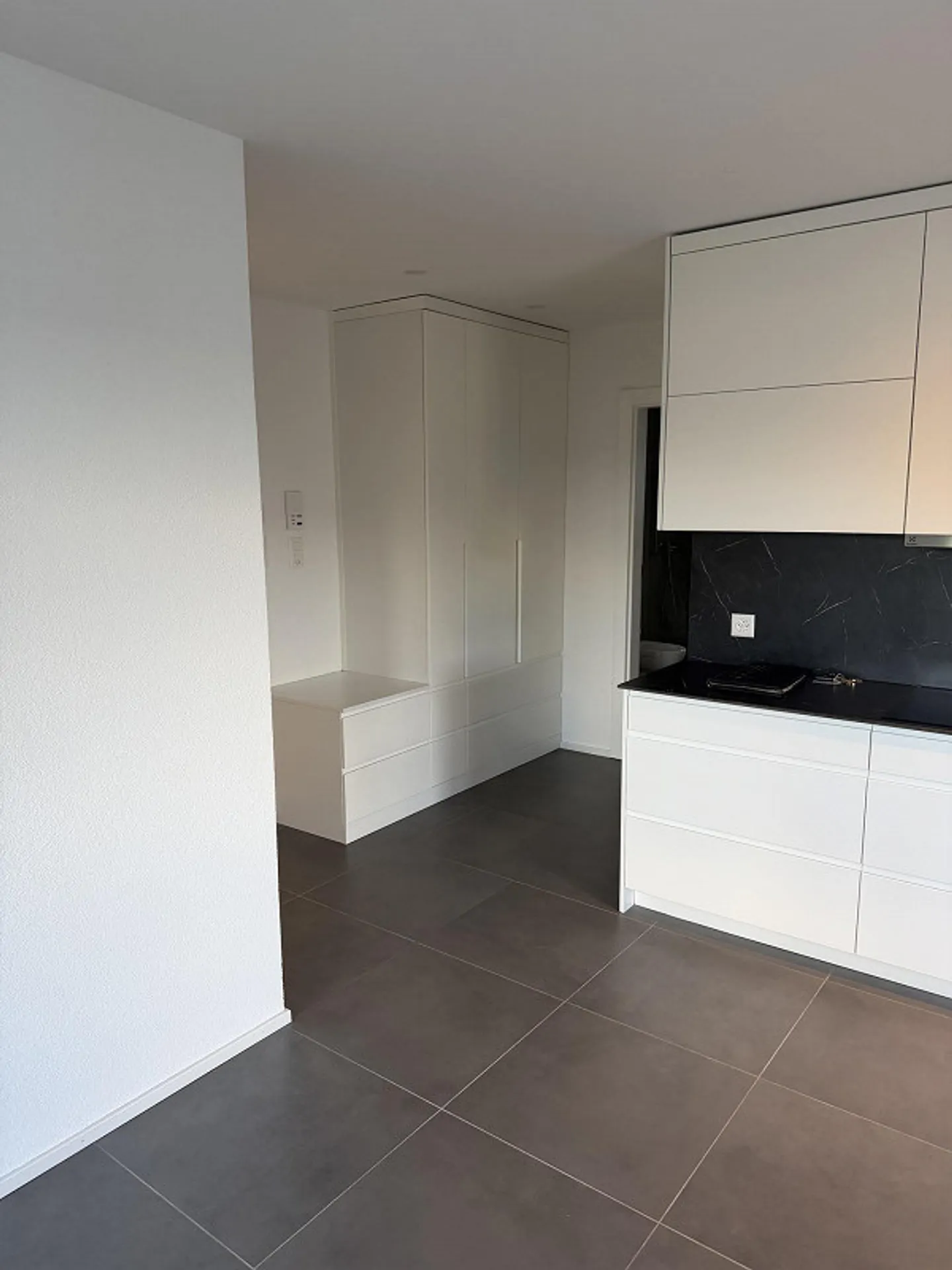 Grosse, moderne 2.5-Zimmerwohnung ab sofort zu vermieten - Foto 5 von 9