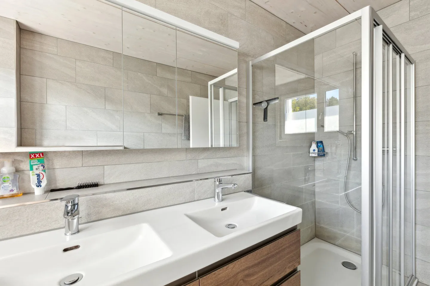 Topmodern, viel Platz und Harmonie! - Foto 9 von 12