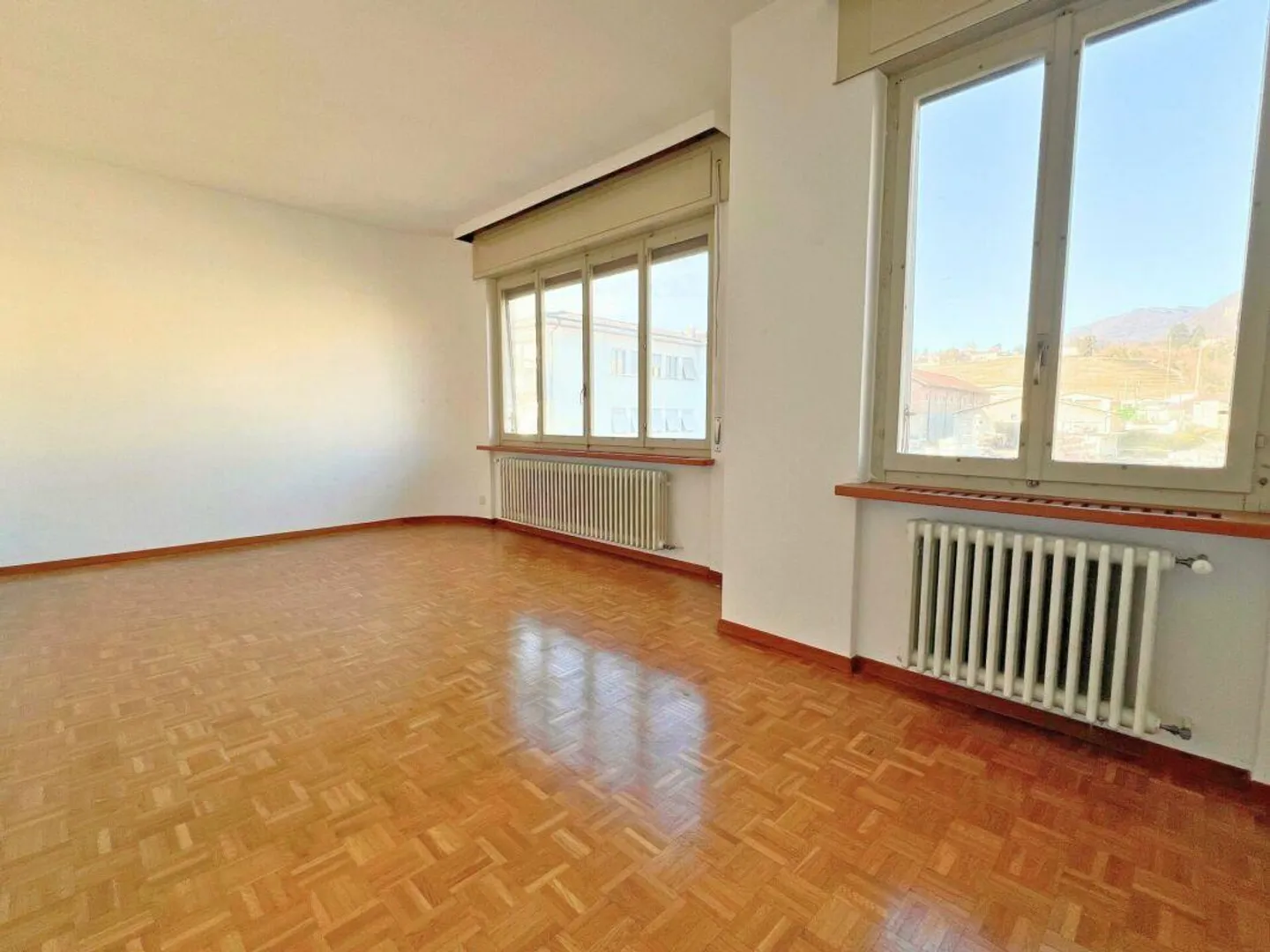 Affittasi appartamento 3.5 locali con balcone e ampio giardino a Ba... - Foto 8 di 13