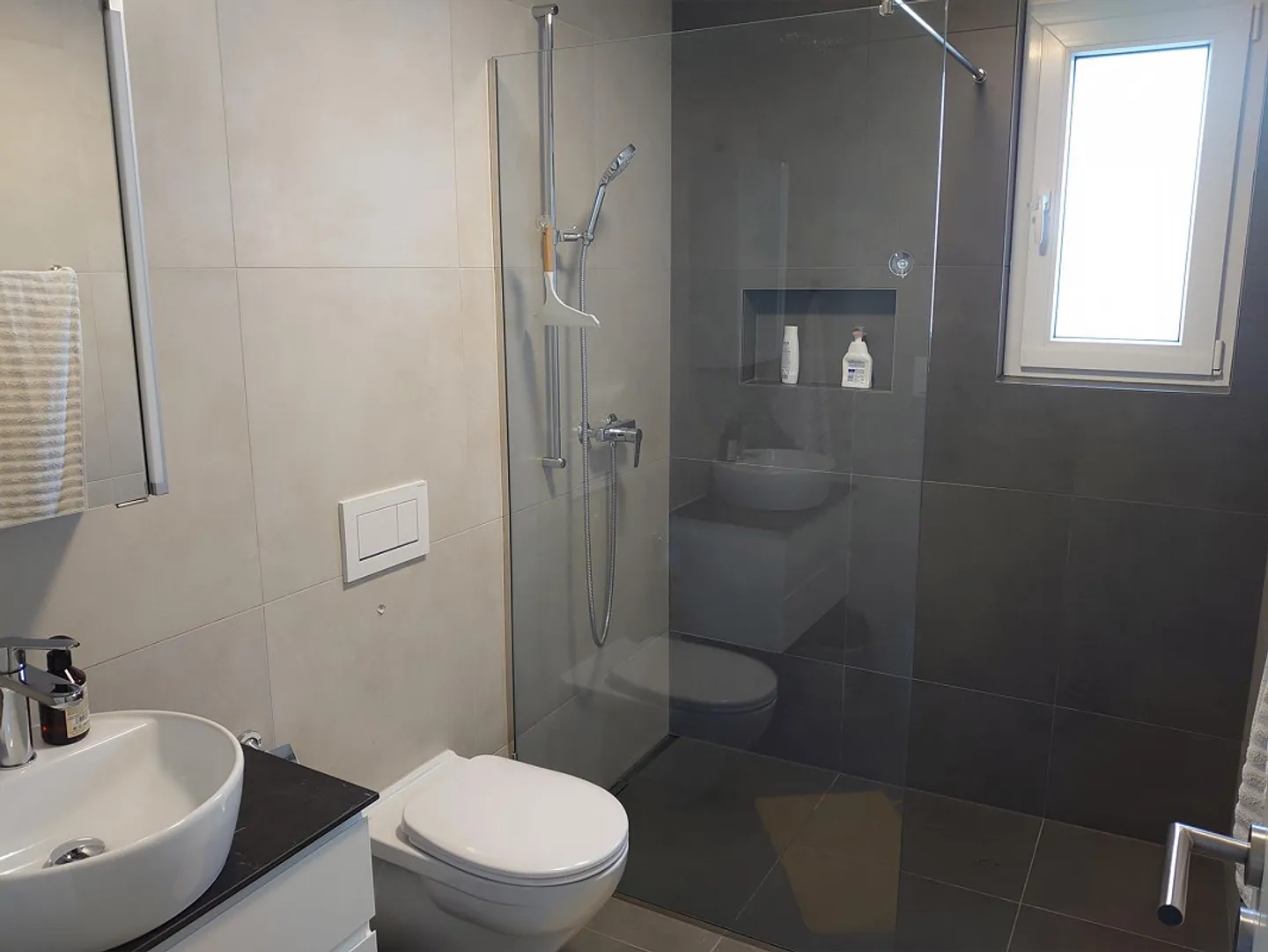 Grosse, moderne 2.5-Zimmerwohnung ab sofort zu vermieten - Foto 7 von 9