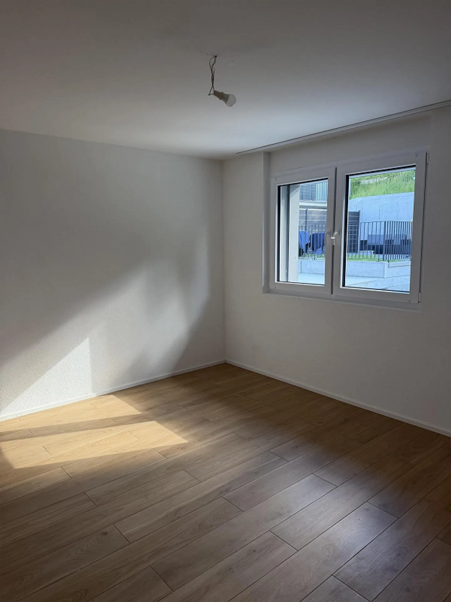 Grosse, moderne 2.5-Zimmerwohnung ab sofort zu vermieten - Foto 9 von 9