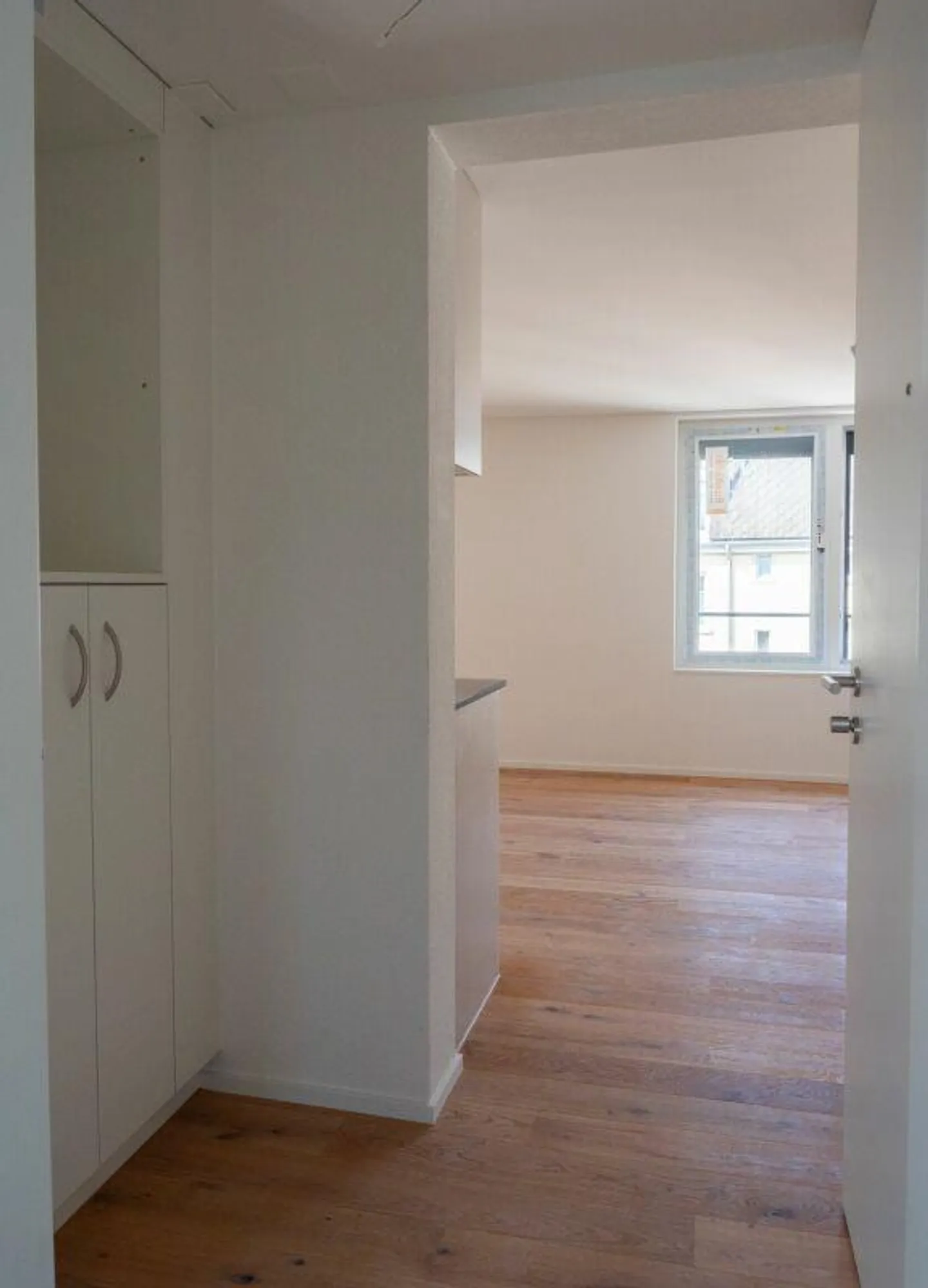 Old building charm meets modernity - Your new home on Dürrenmattstr... - Photo 8 of 10
