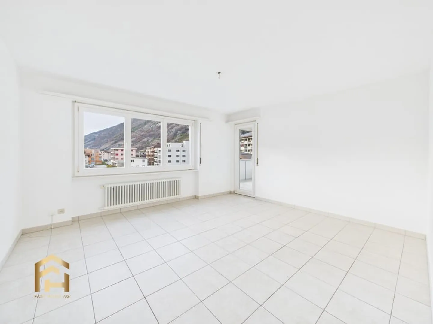 Vivre au-dessus de la vallée du Rhône appartement 4.5 pièces élégant avec panorama sur les montagnes - Photo 3 sur 13